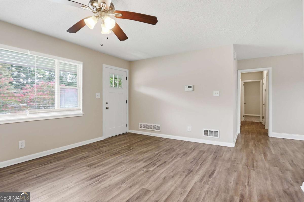 2361 Collier Drive Property Photo 4