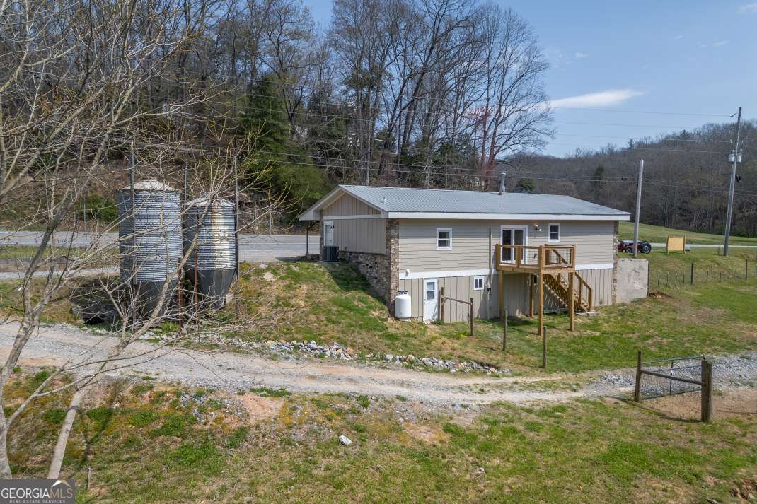 4494 Gainesville Highway Property Photo 10