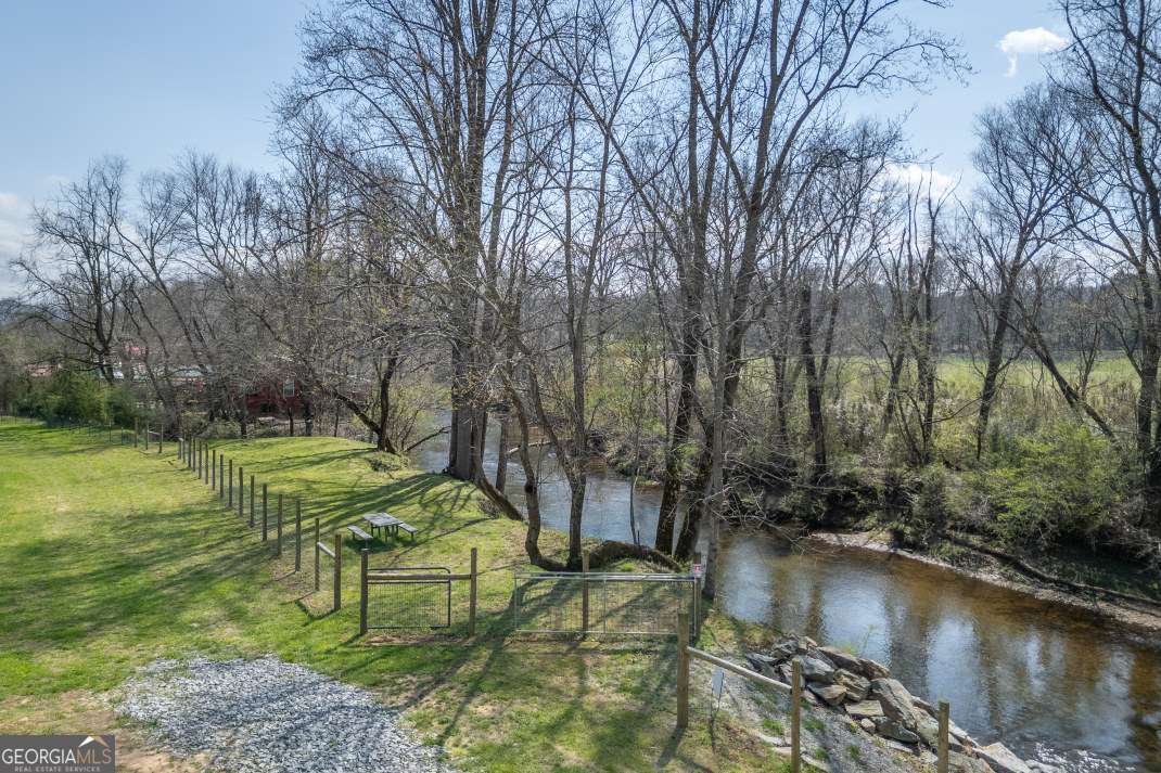 4494 Gainesville Highway Property Photo 17