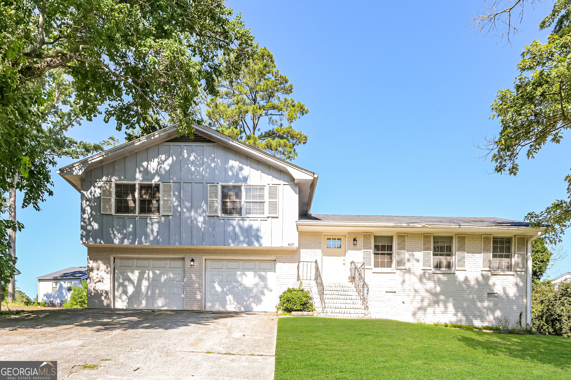 1627 Oak Forest Drive Se Property Photo 1