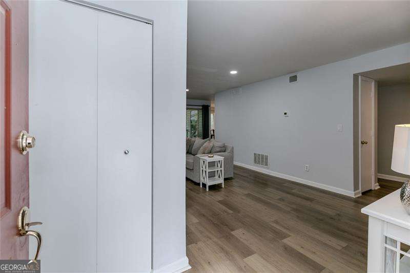 3058 Westwood Way Property Photo 4