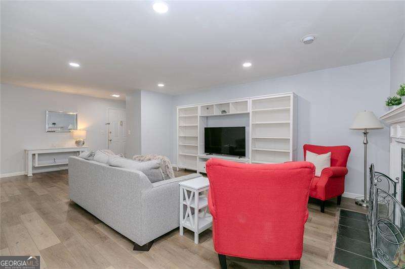 3058 Westwood Way Property Photo 9
