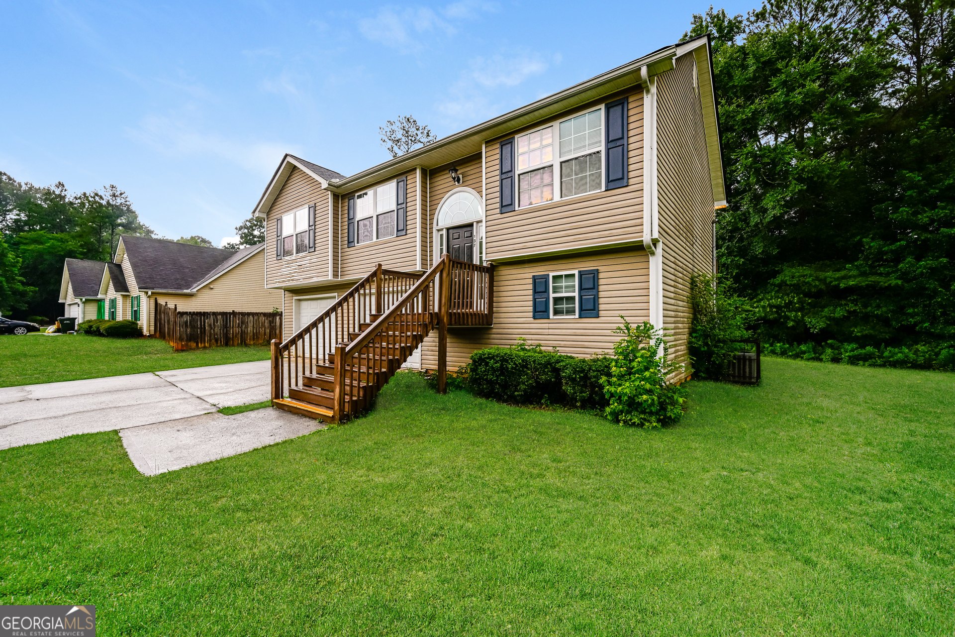 137 Longstreet Circle Property Photo 3