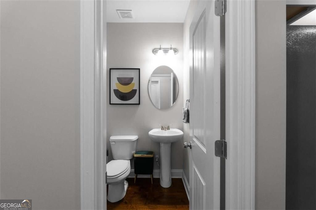 4142 Woodland Park Drive Sw Property Photo 9