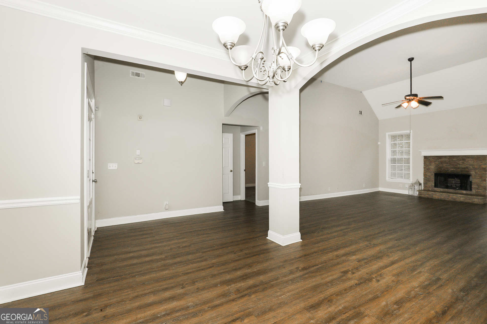 140 King Richard Drive Property Photo 4
