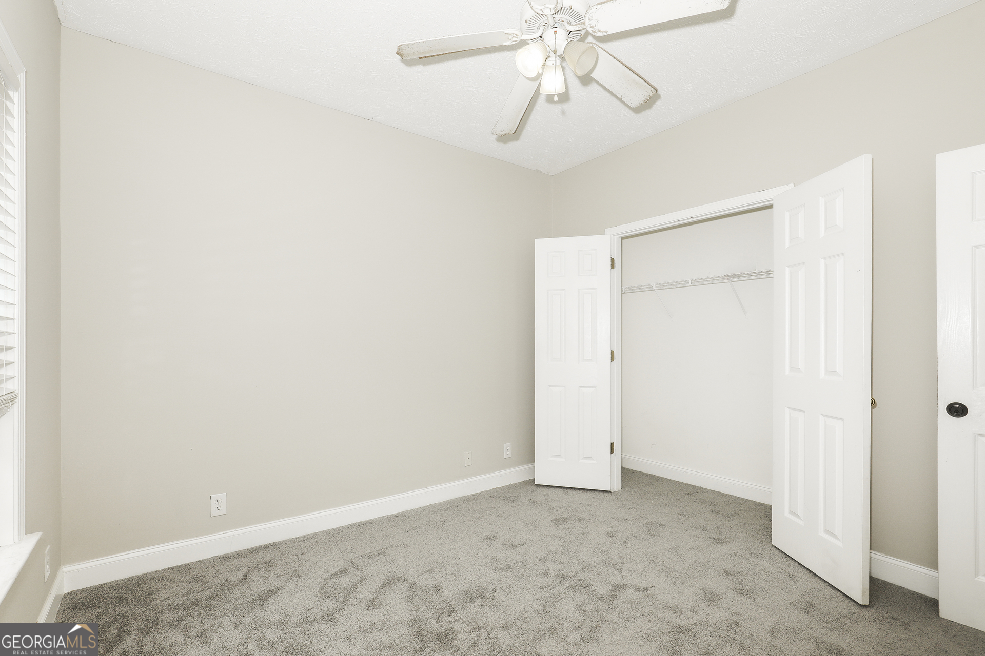 140 King Richard Drive Property Photo 13