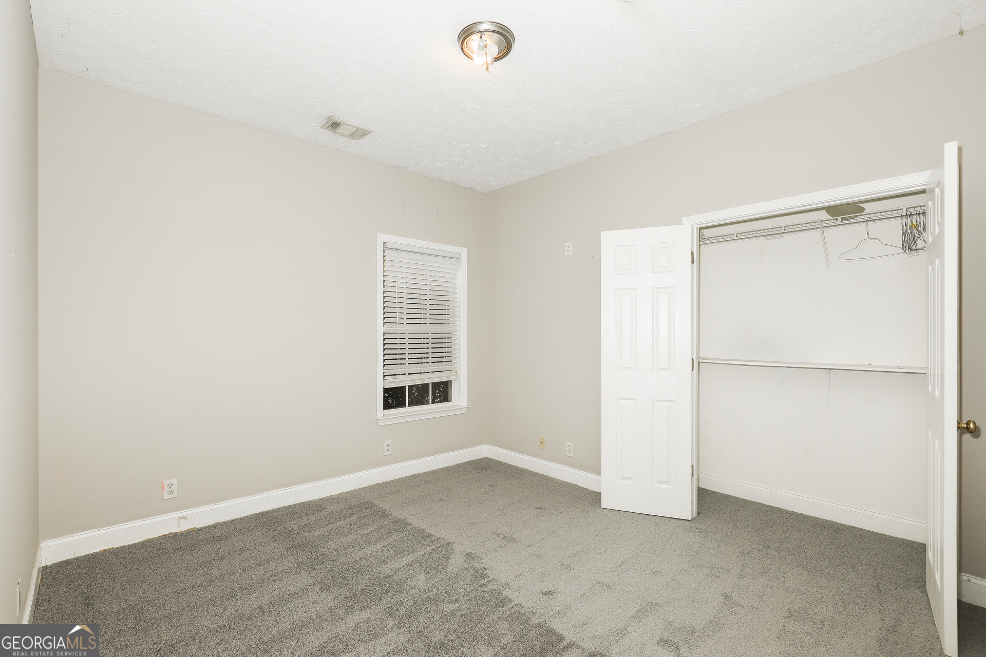 140 King Richard Drive Property Photo 14