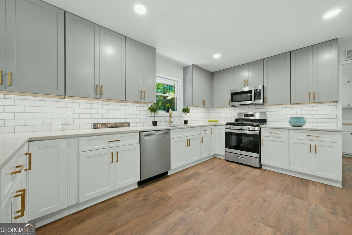 2682 Westchester Drive Property Photo 10