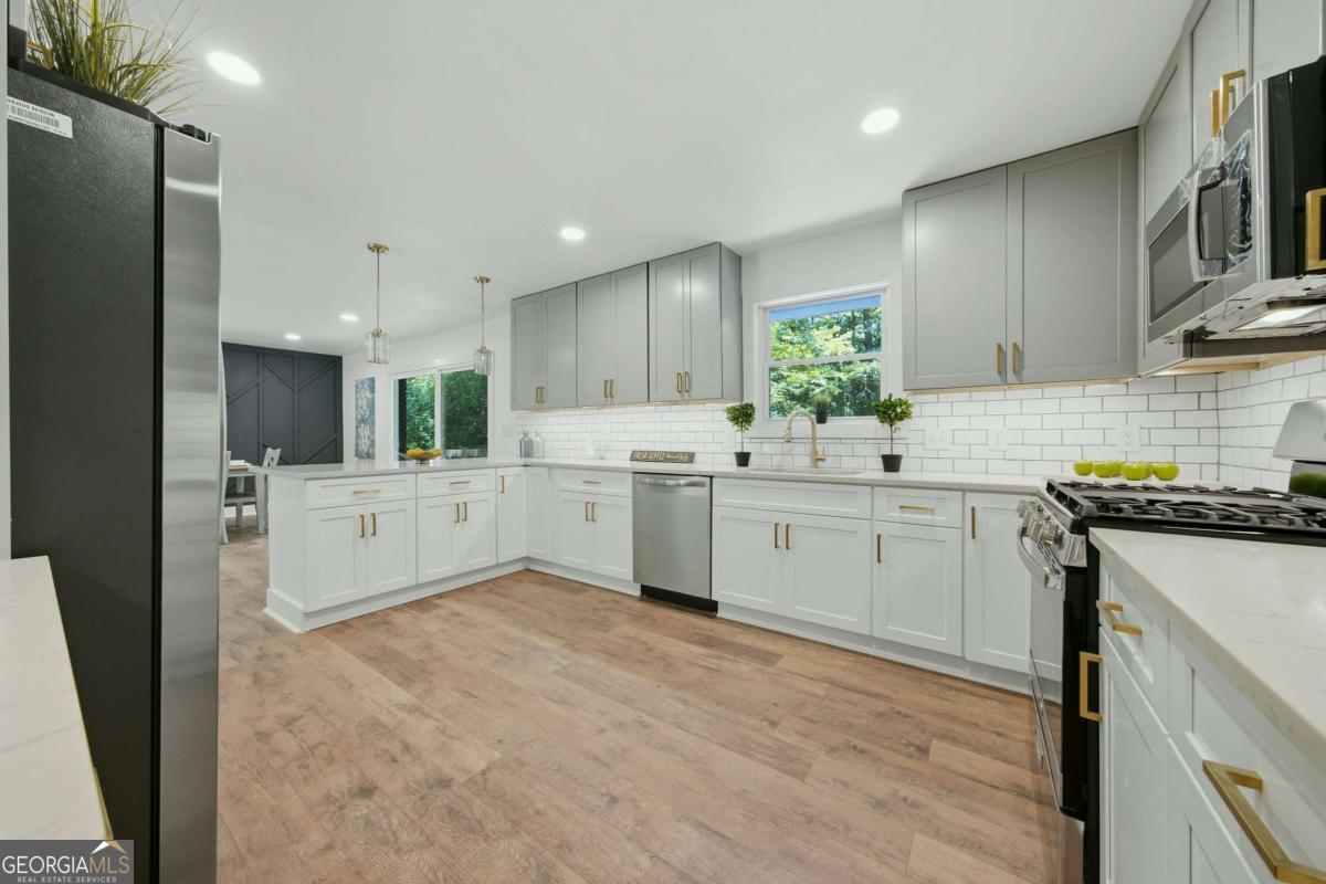 2682 Westchester Drive Property Photo 12