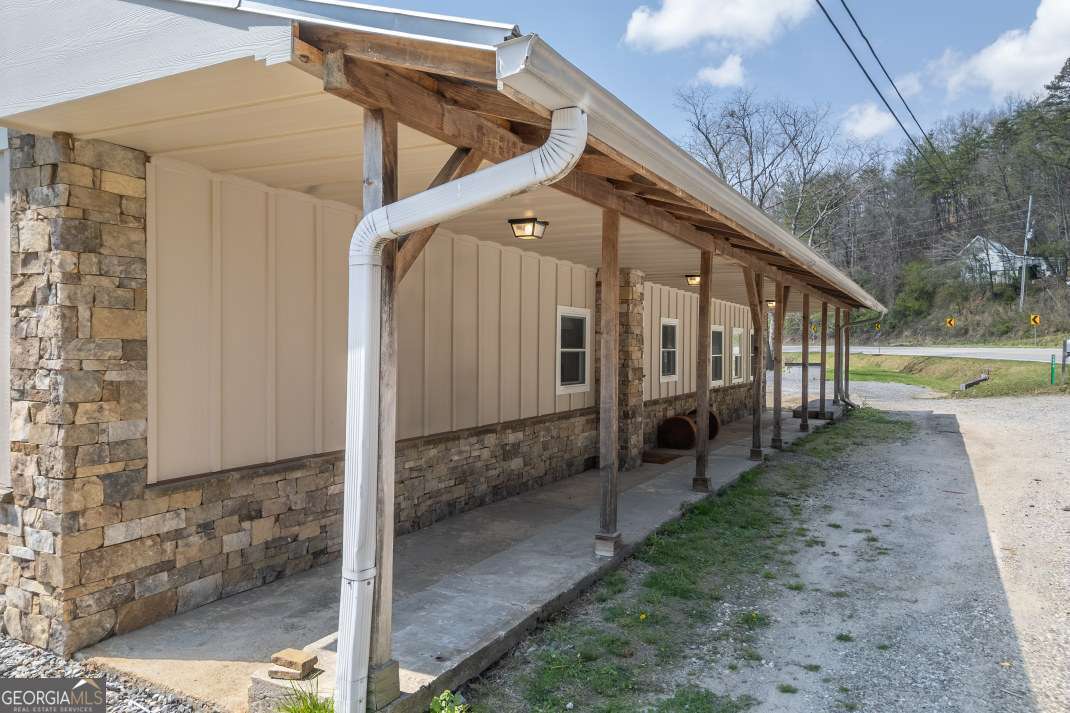 4494 Gainesville Highway Property Photo 16