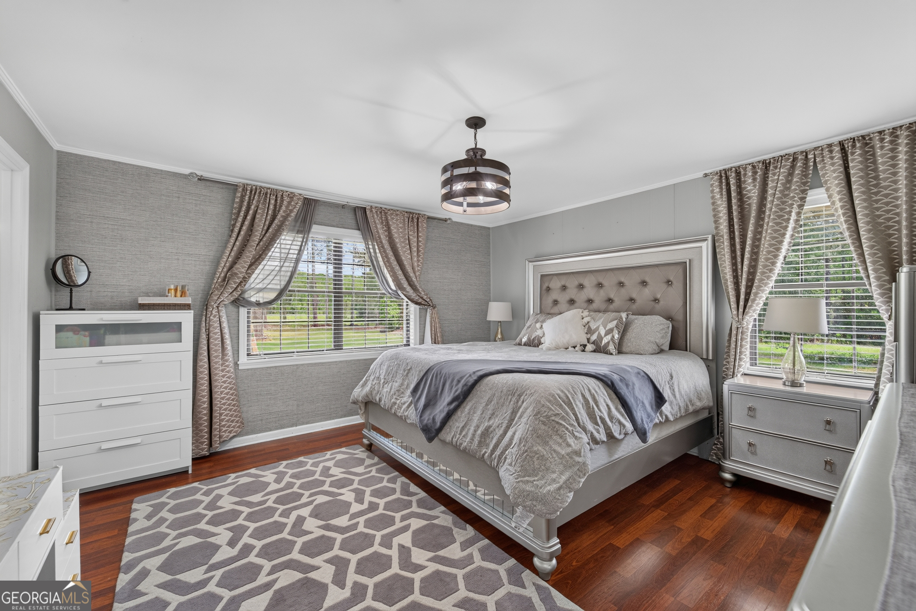 5486 Bowen Road Property Photo 14