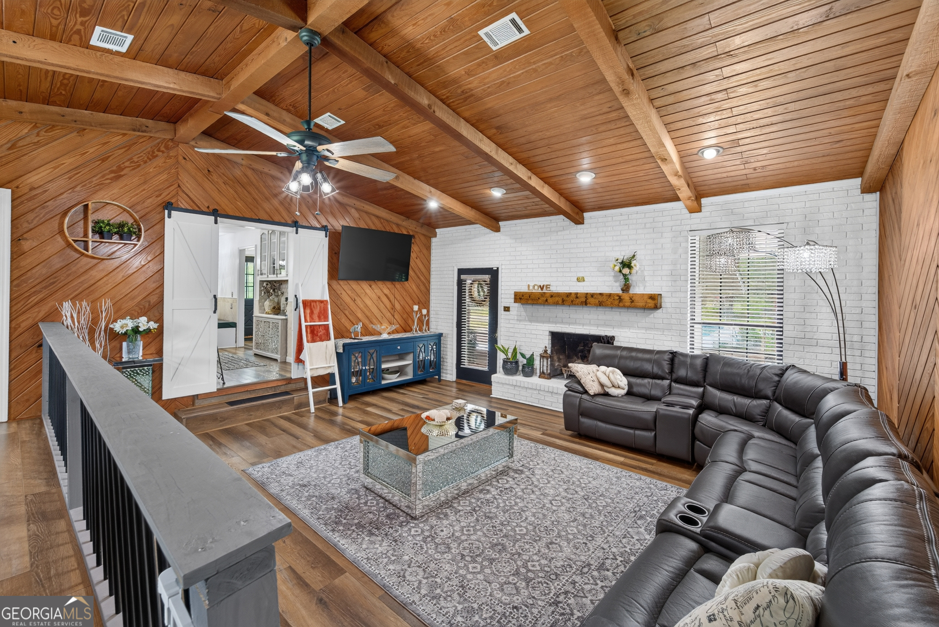 5486 Bowen Road Property Photo 16
