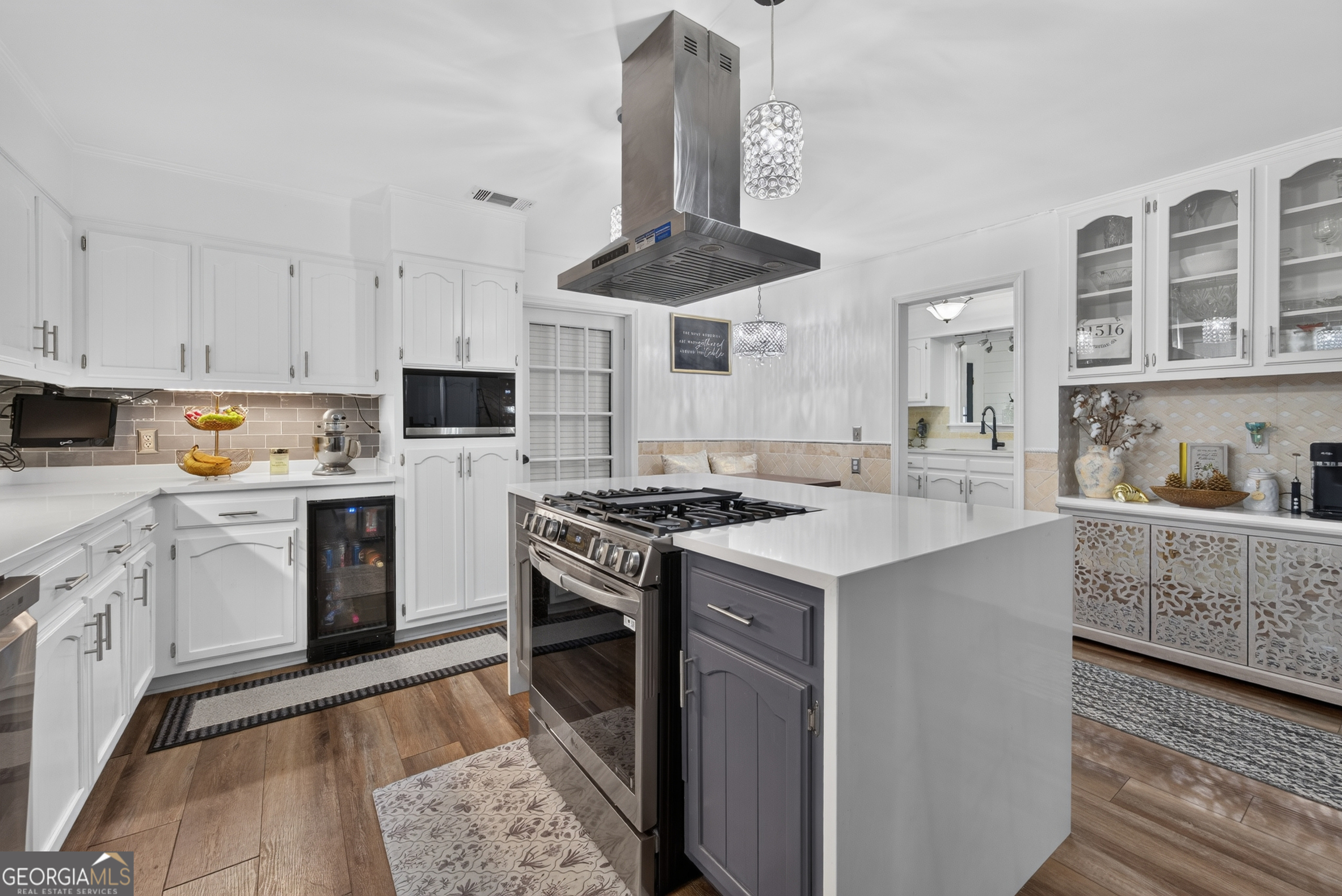 5486 Bowen Road Property Photo 17