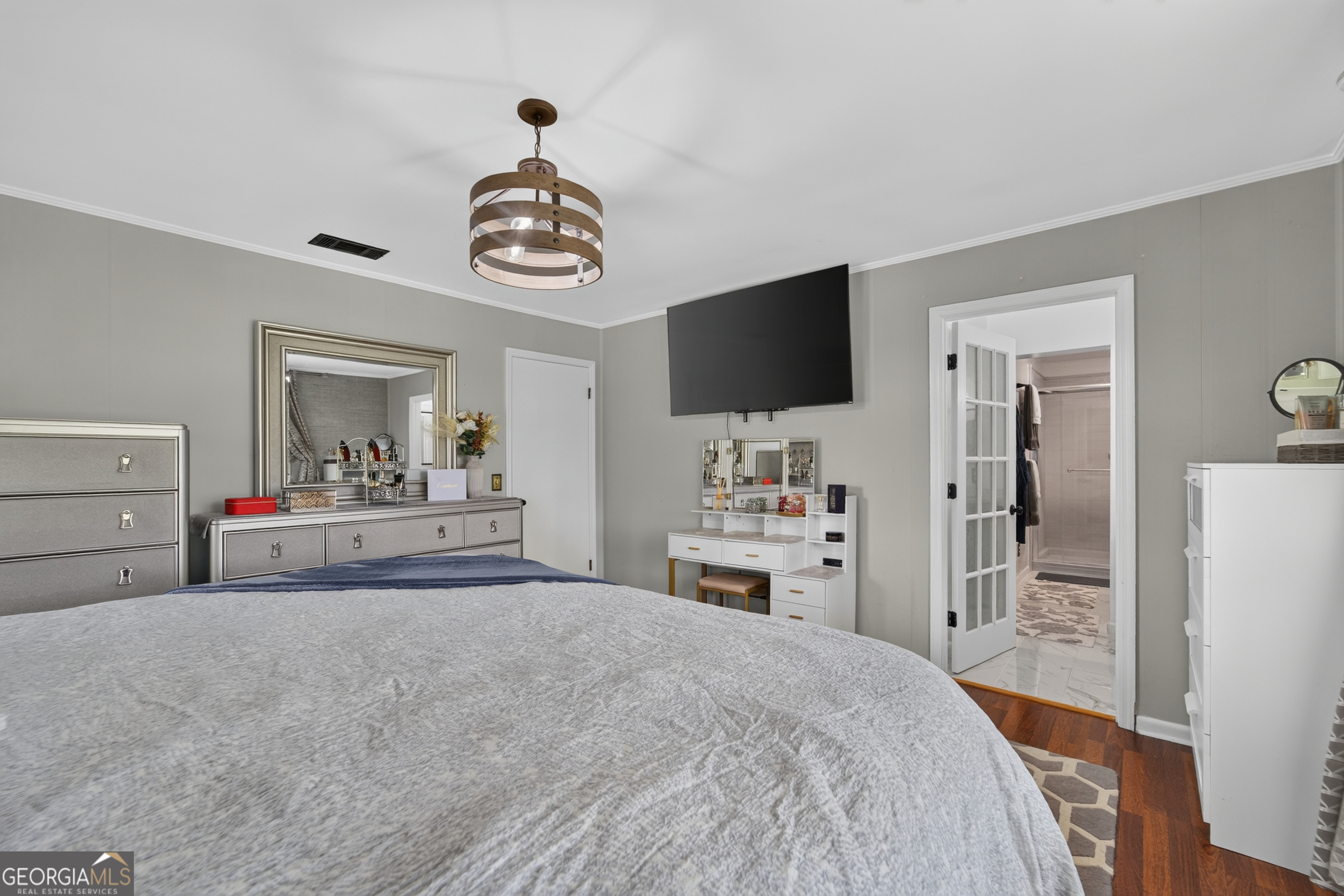 5486 Bowen Road Property Photo 22