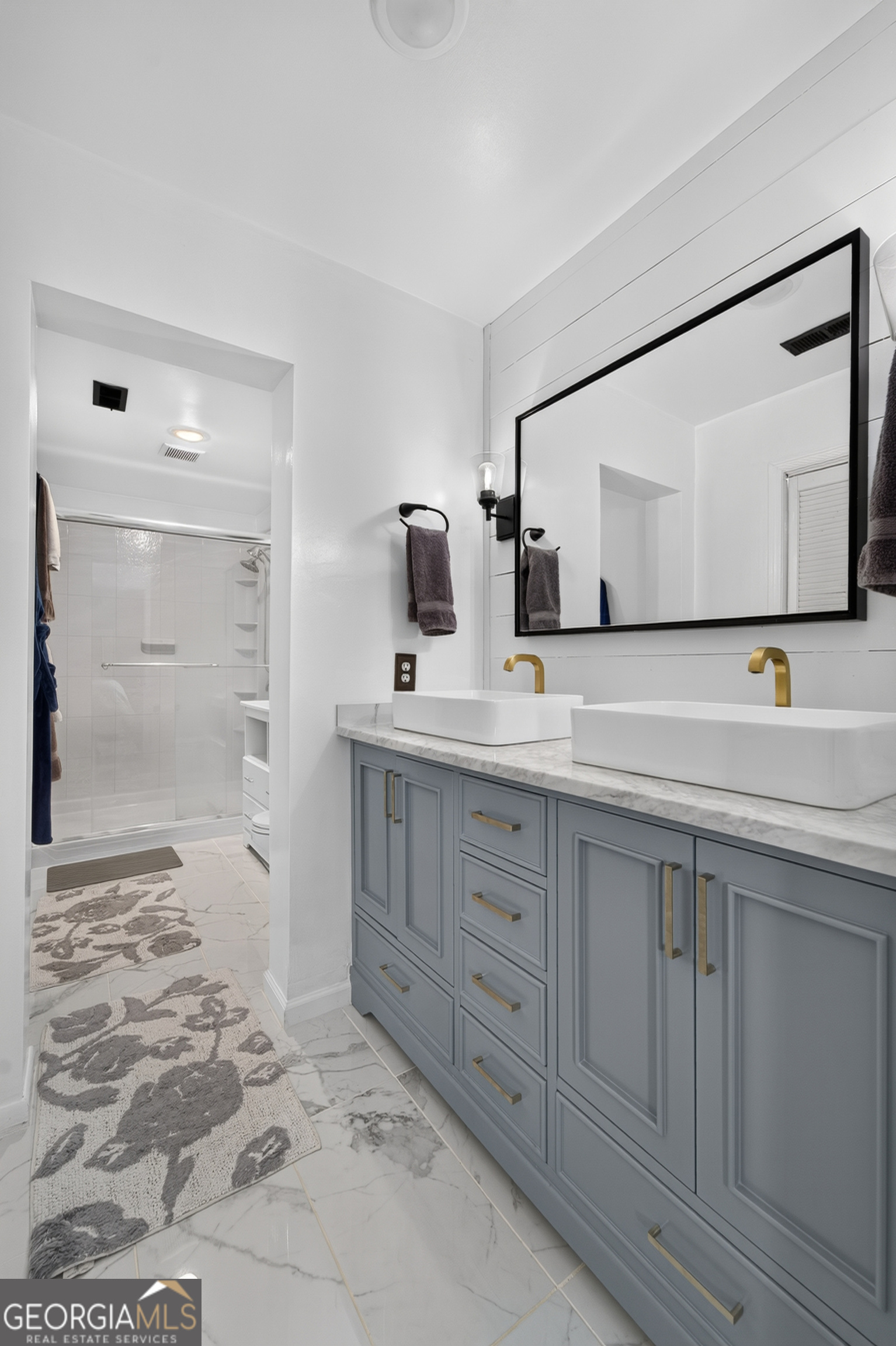 5486 Bowen Road Property Photo 23