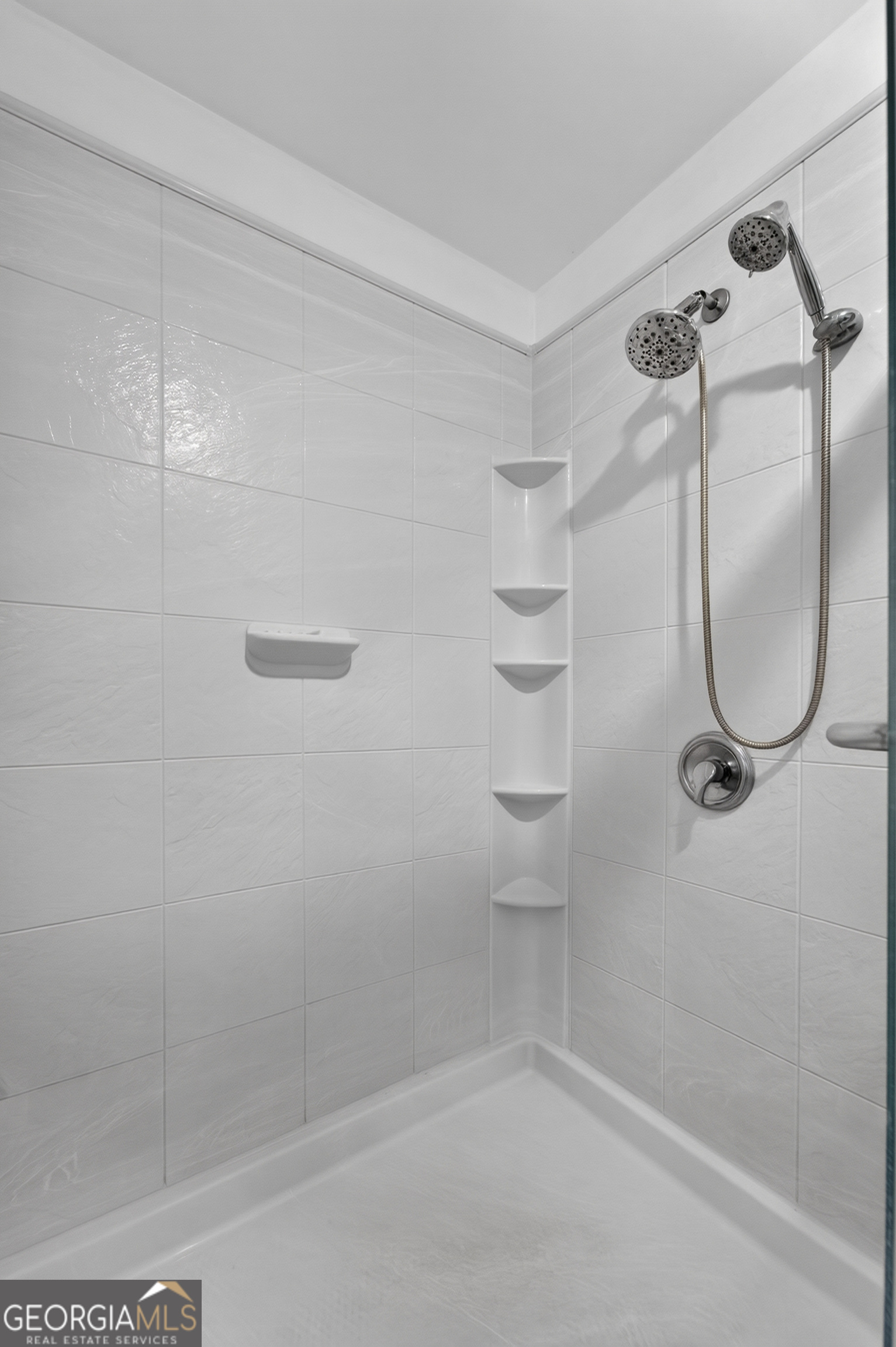 5486 Bowen Road Property Photo 25