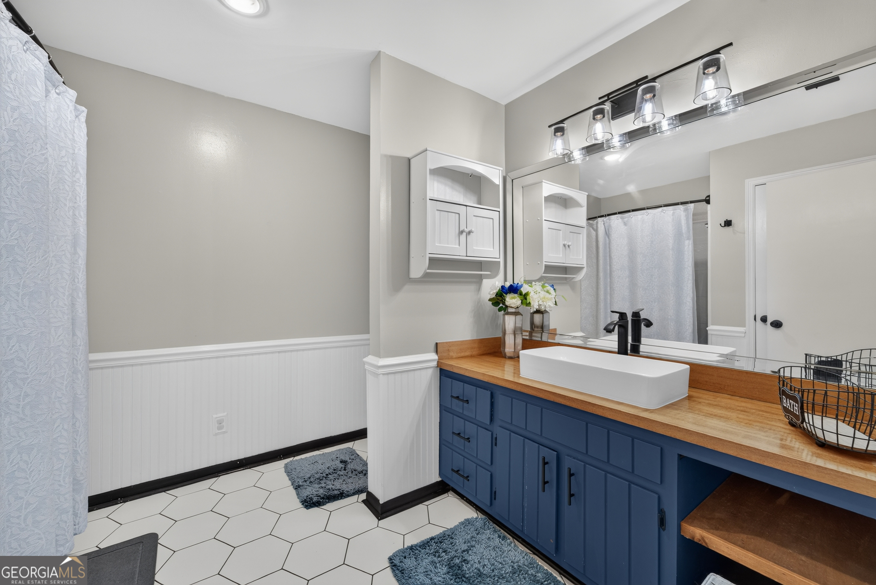 5486 Bowen Road Property Photo 27