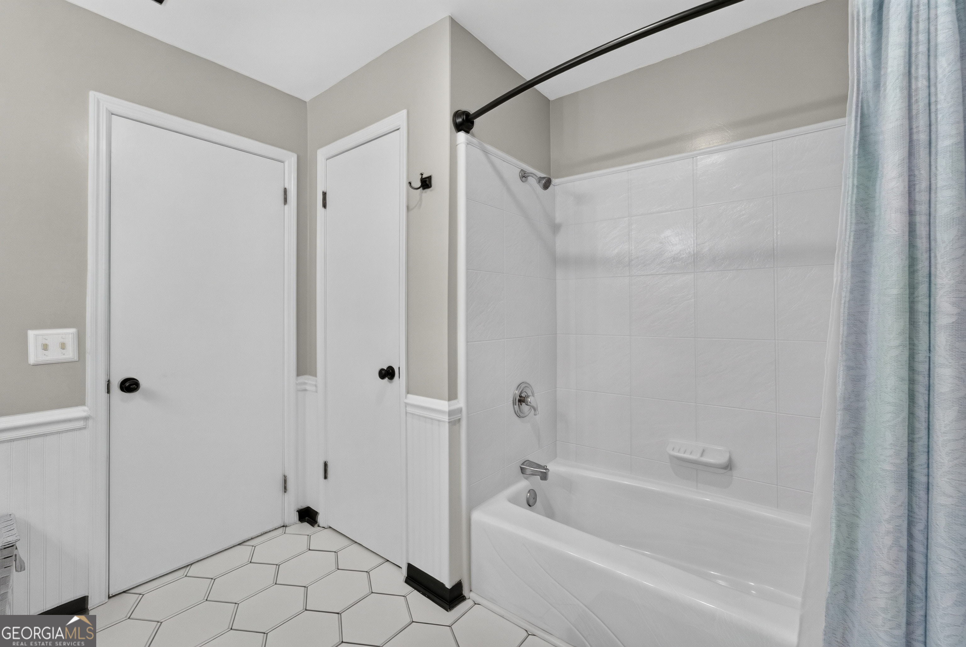 5486 Bowen Road Property Photo 29