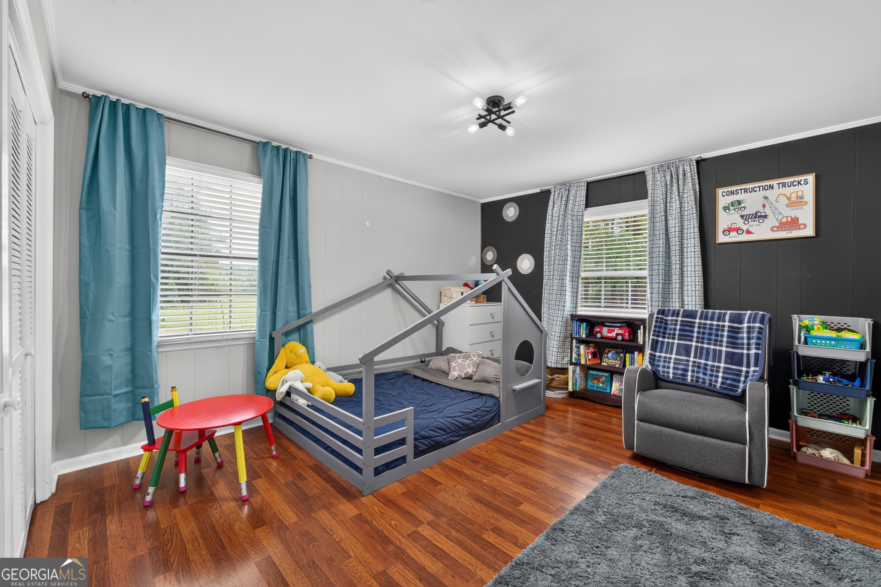 5486 Bowen Road Property Photo 31