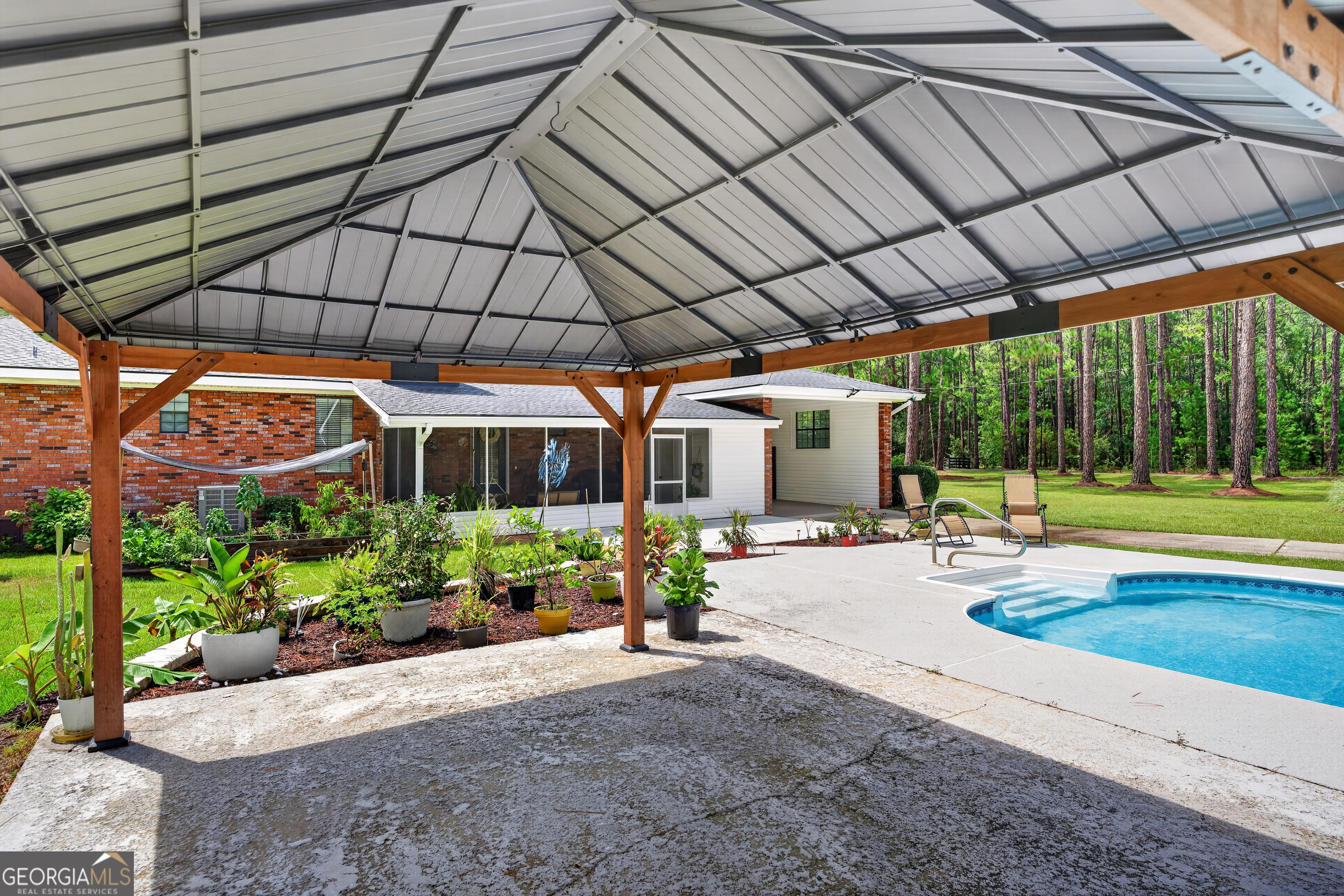 5486 Bowen Road Property Photo 41