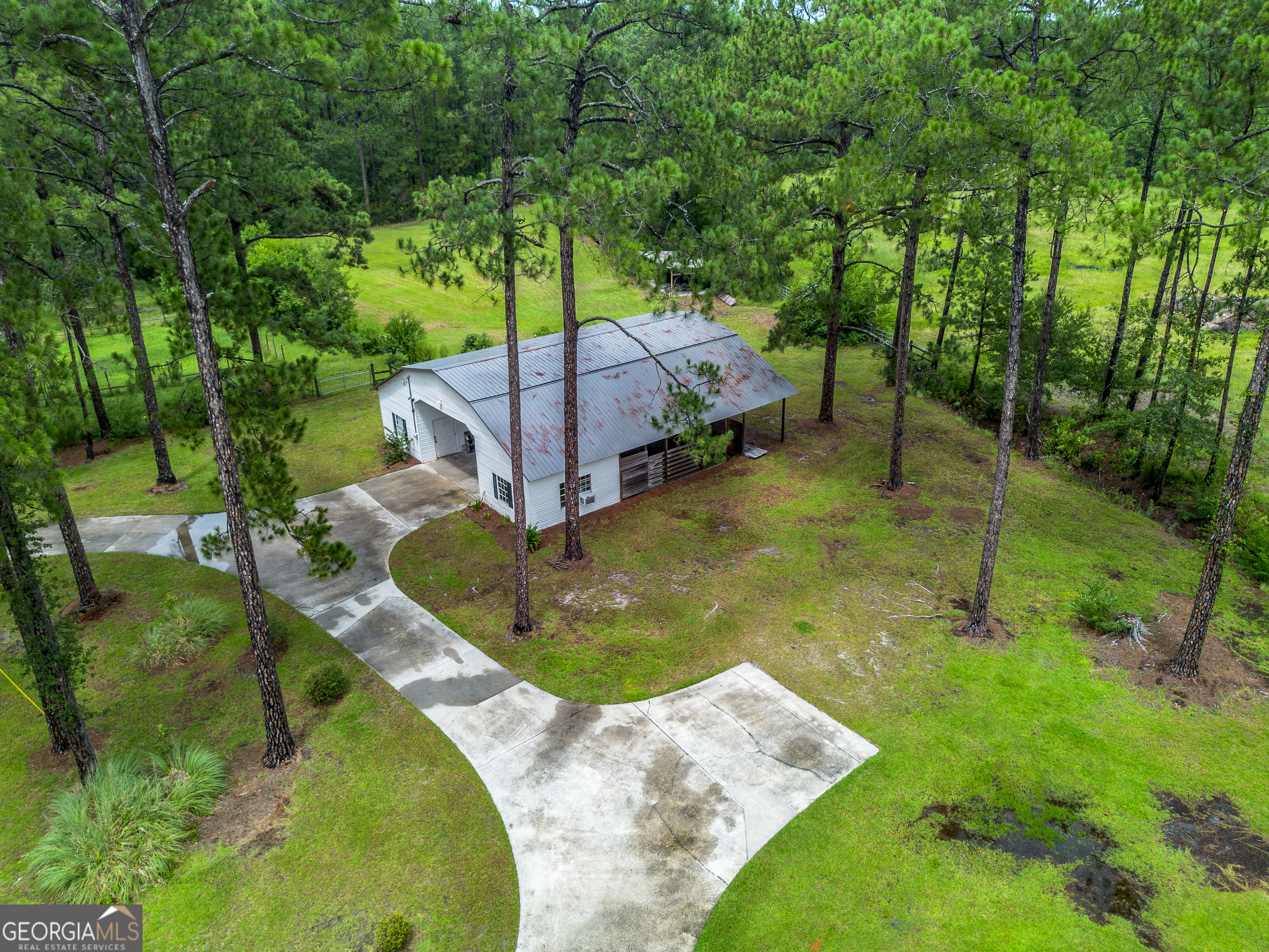 5486 Bowen Road Property Photo 42
