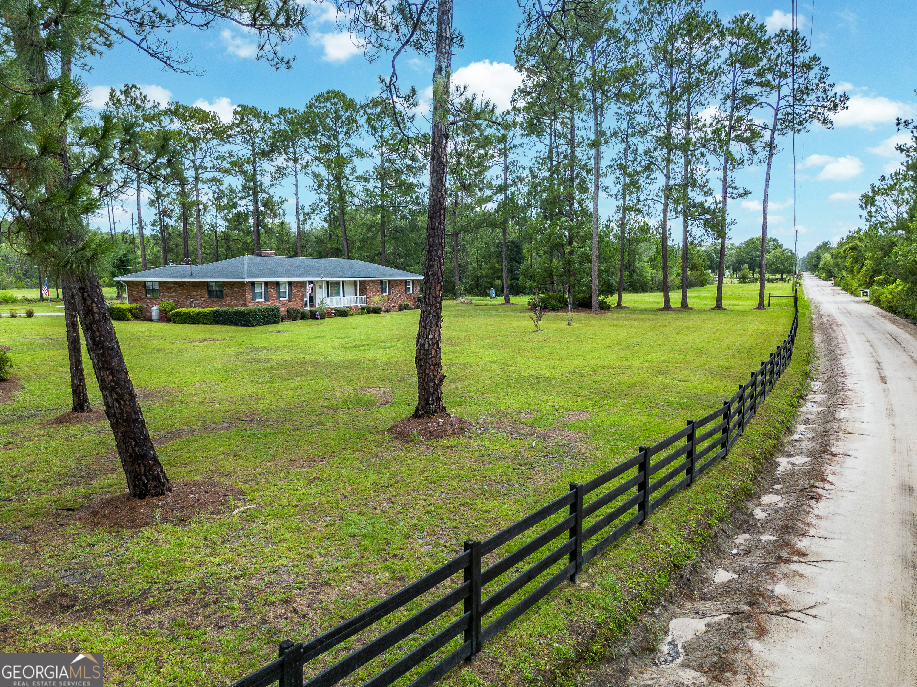 5486 Bowen Road Property Photo 45