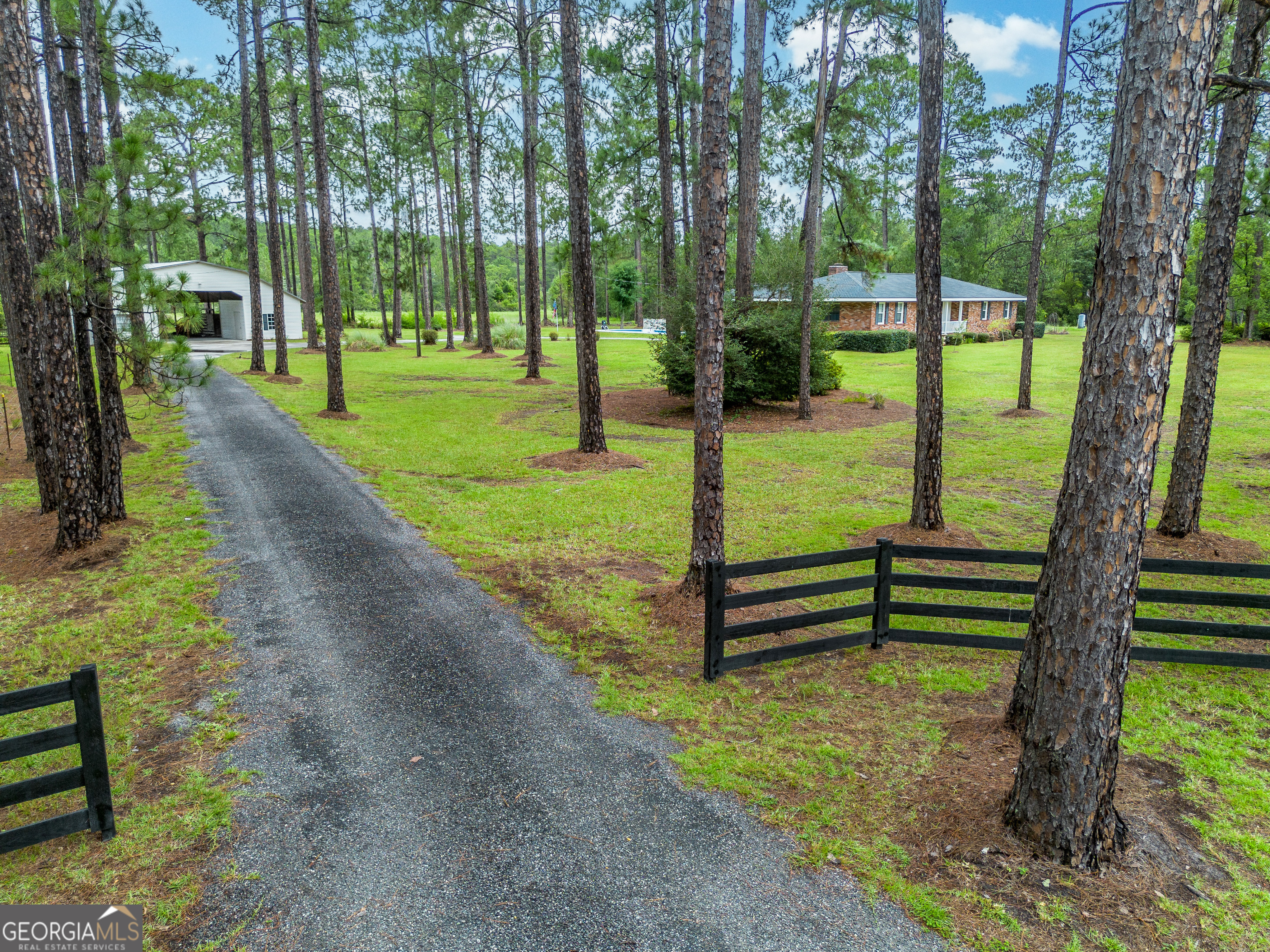 5486 Bowen Road Property Photo 46