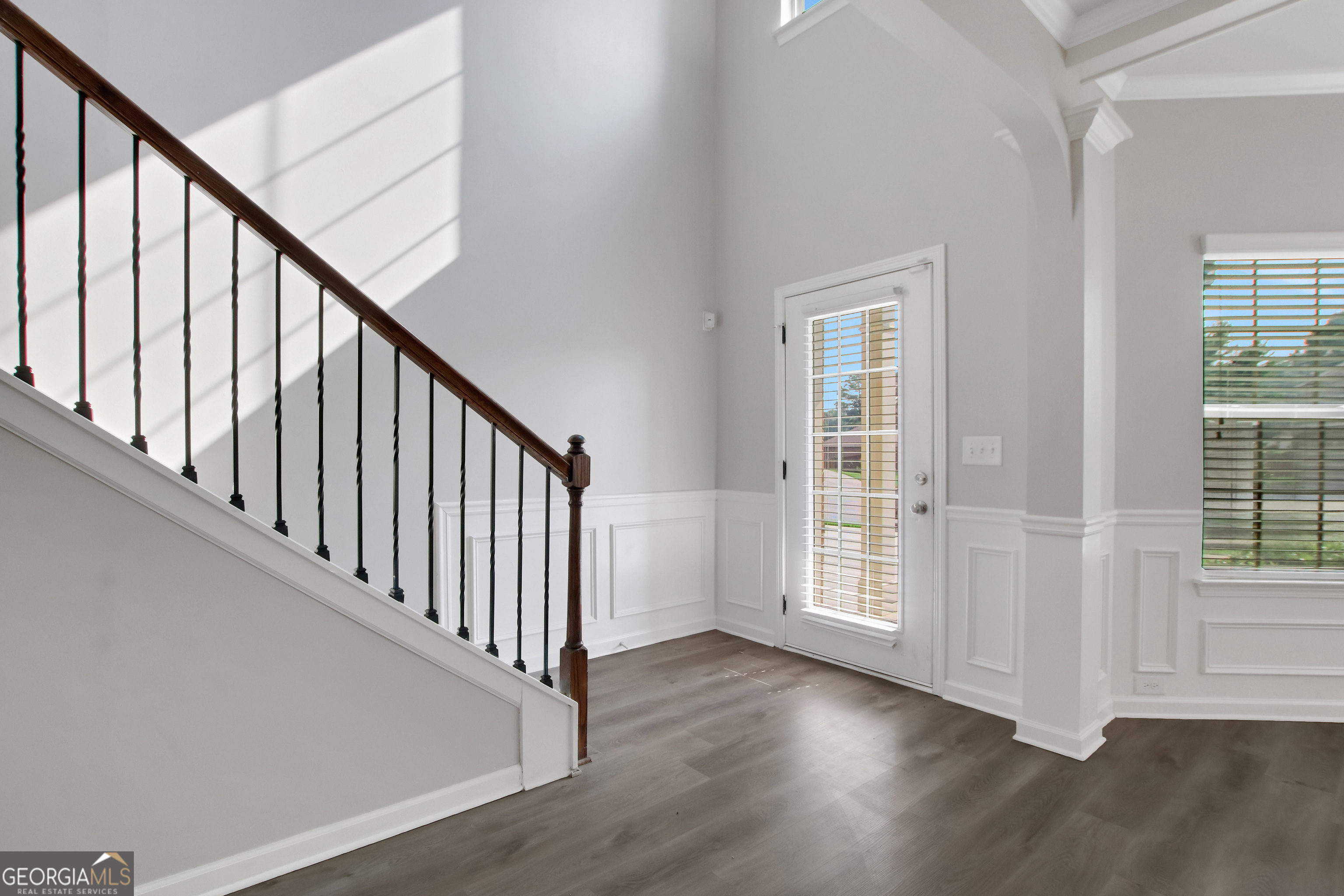 6740 Oak Hill Place Property Photo 4