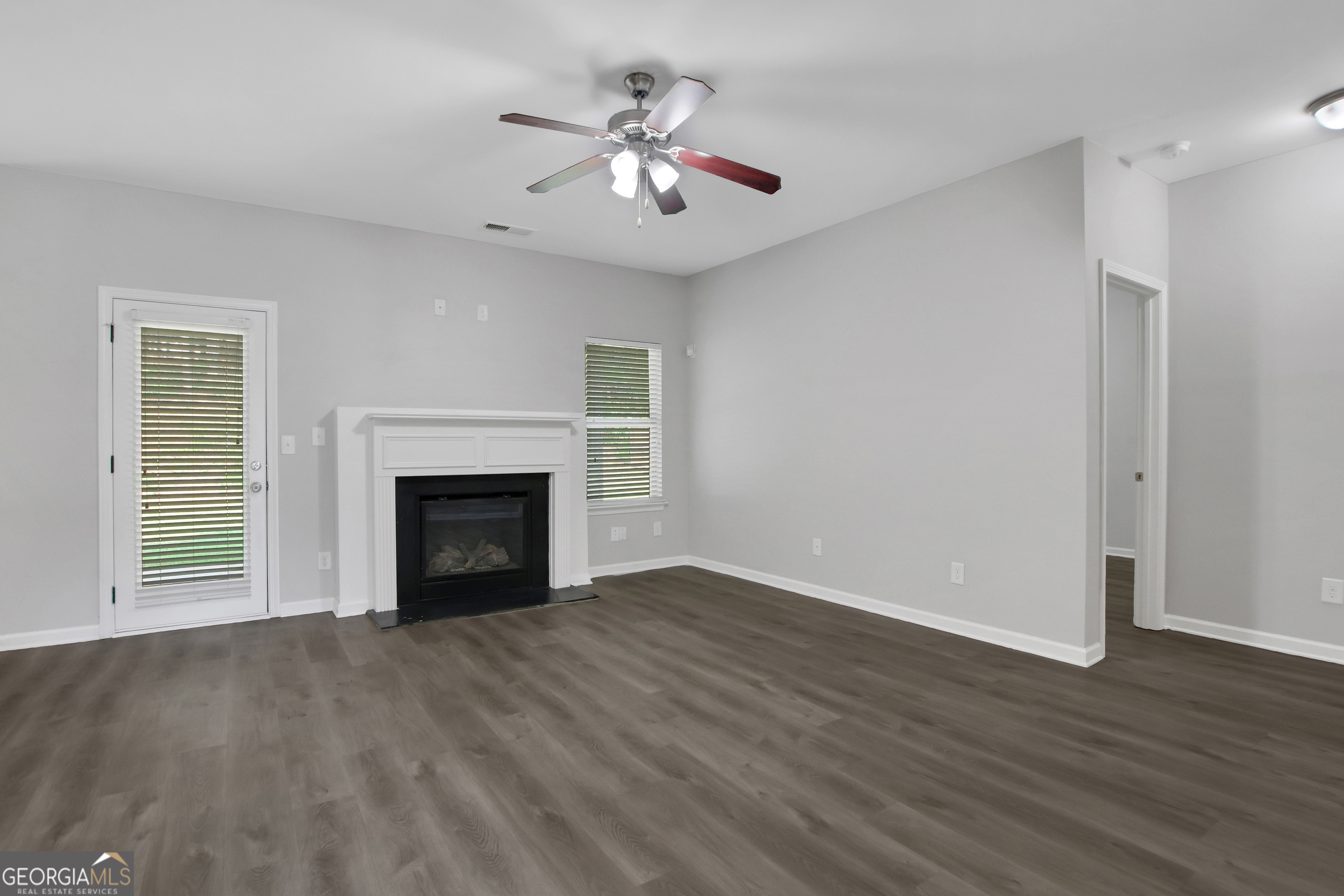 6740 Oak Hill Place Property Photo 5