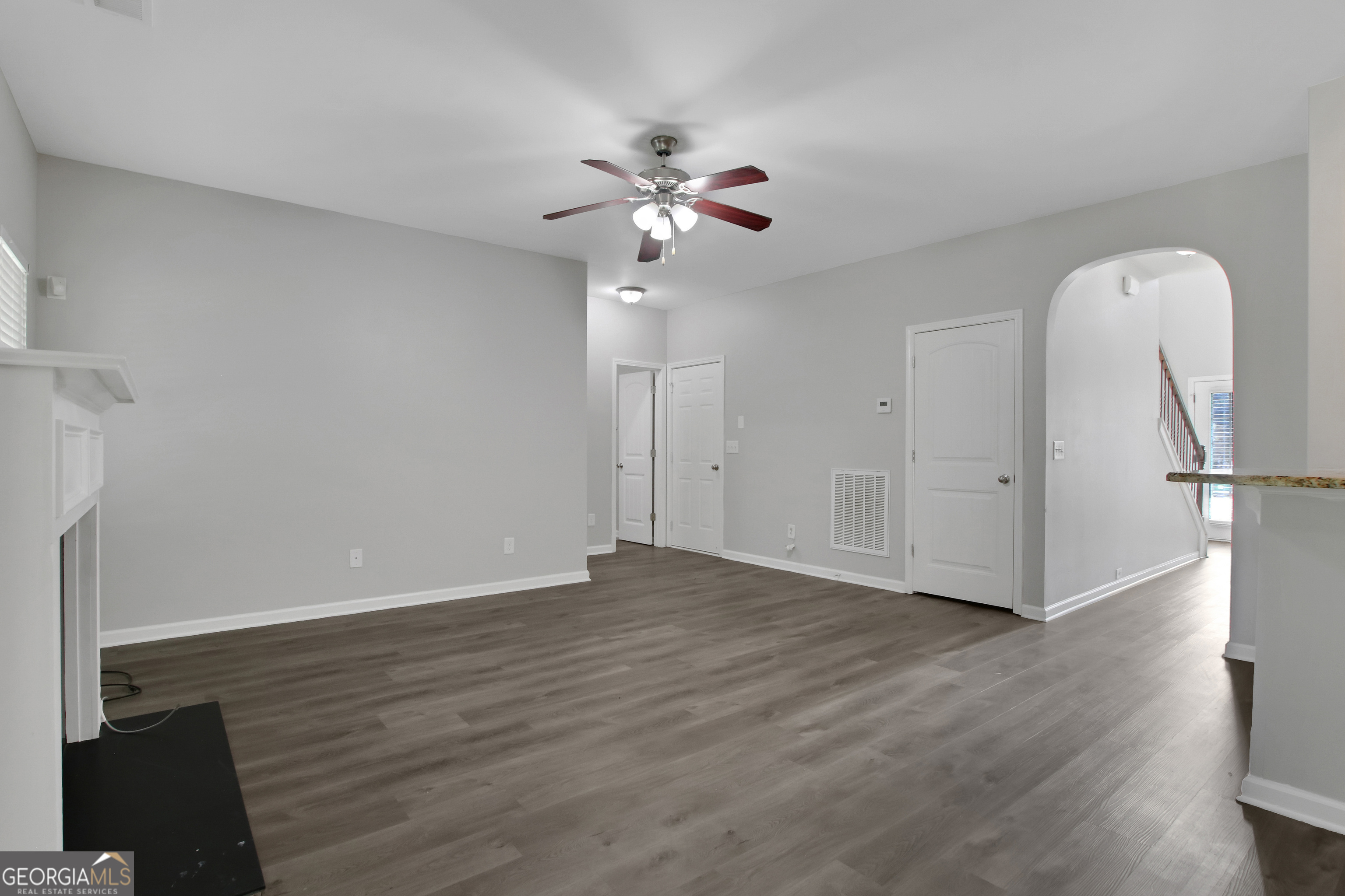 6740 Oak Hill Place Property Photo 9