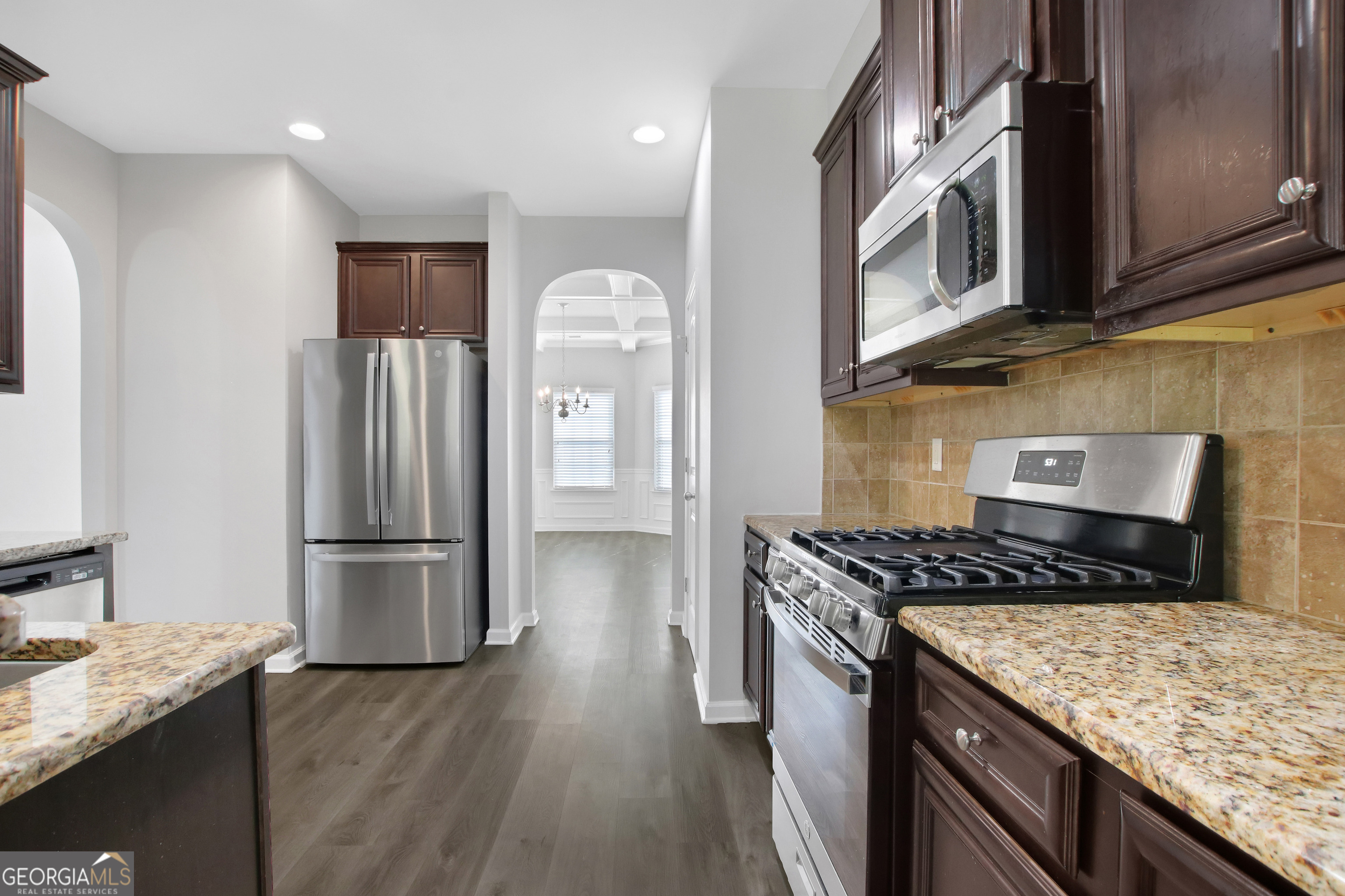 6740 Oak Hill Place Property Photo 11
