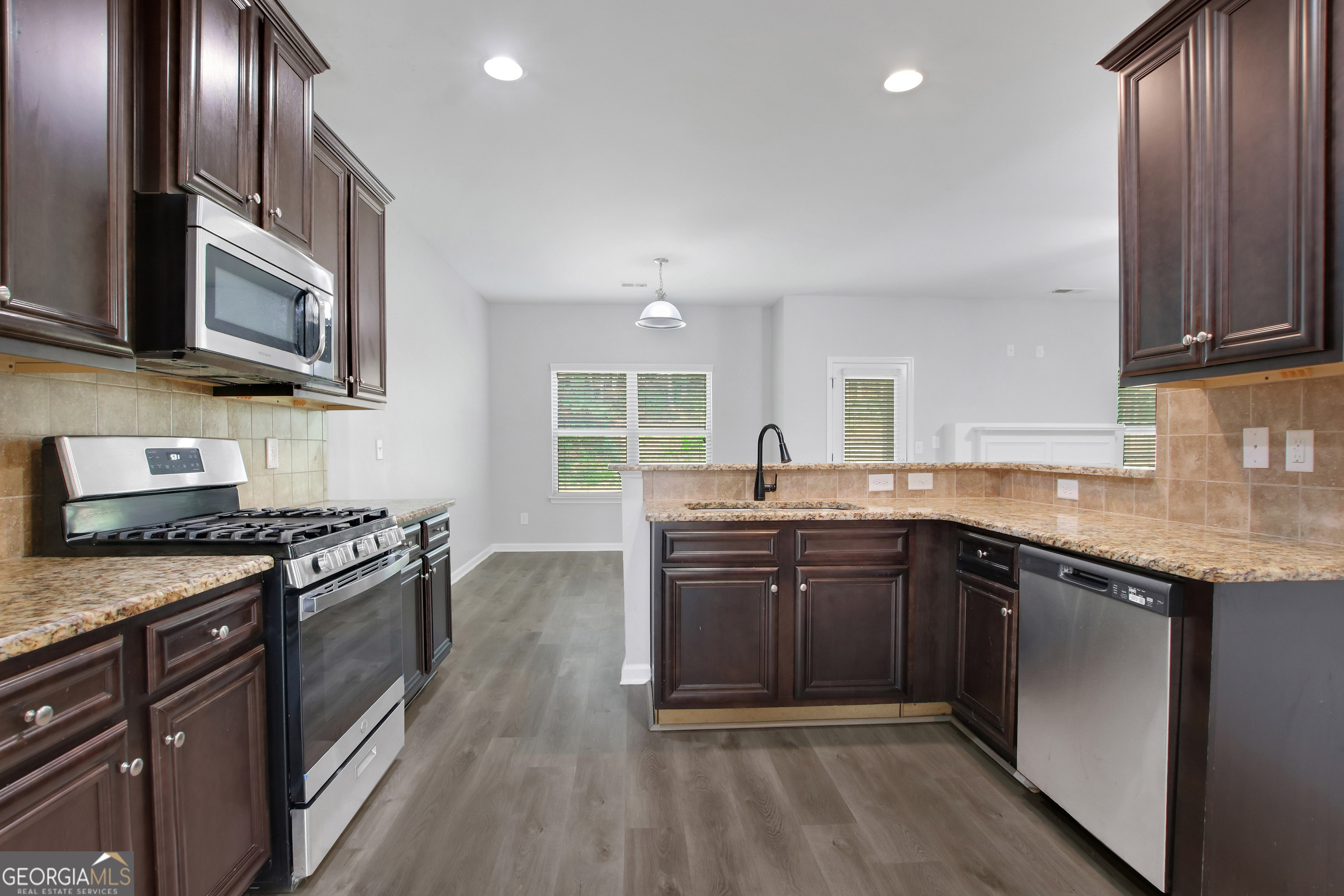 6740 Oak Hill Place Property Photo 13