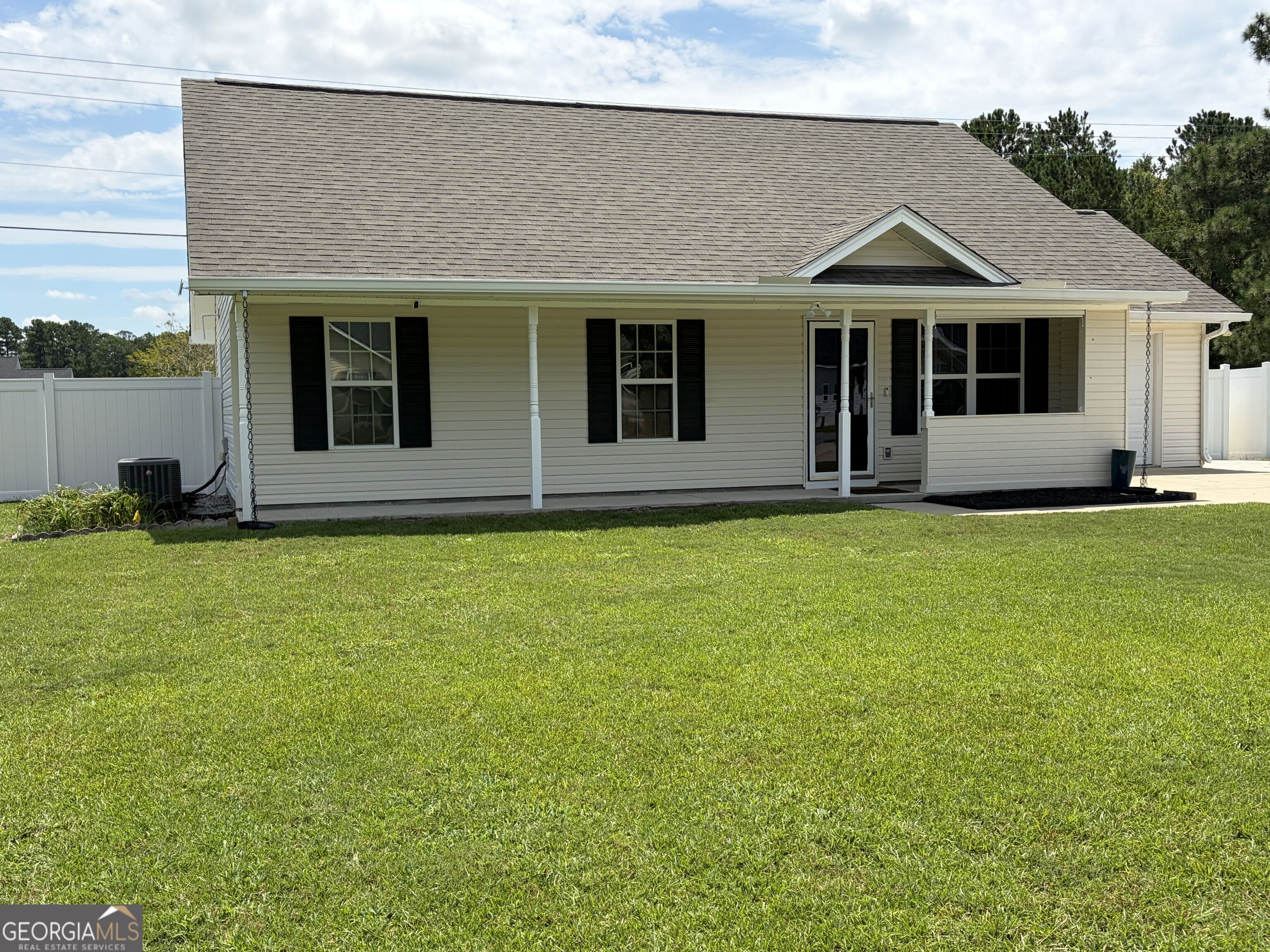 111 Reese Way Property Photo 3