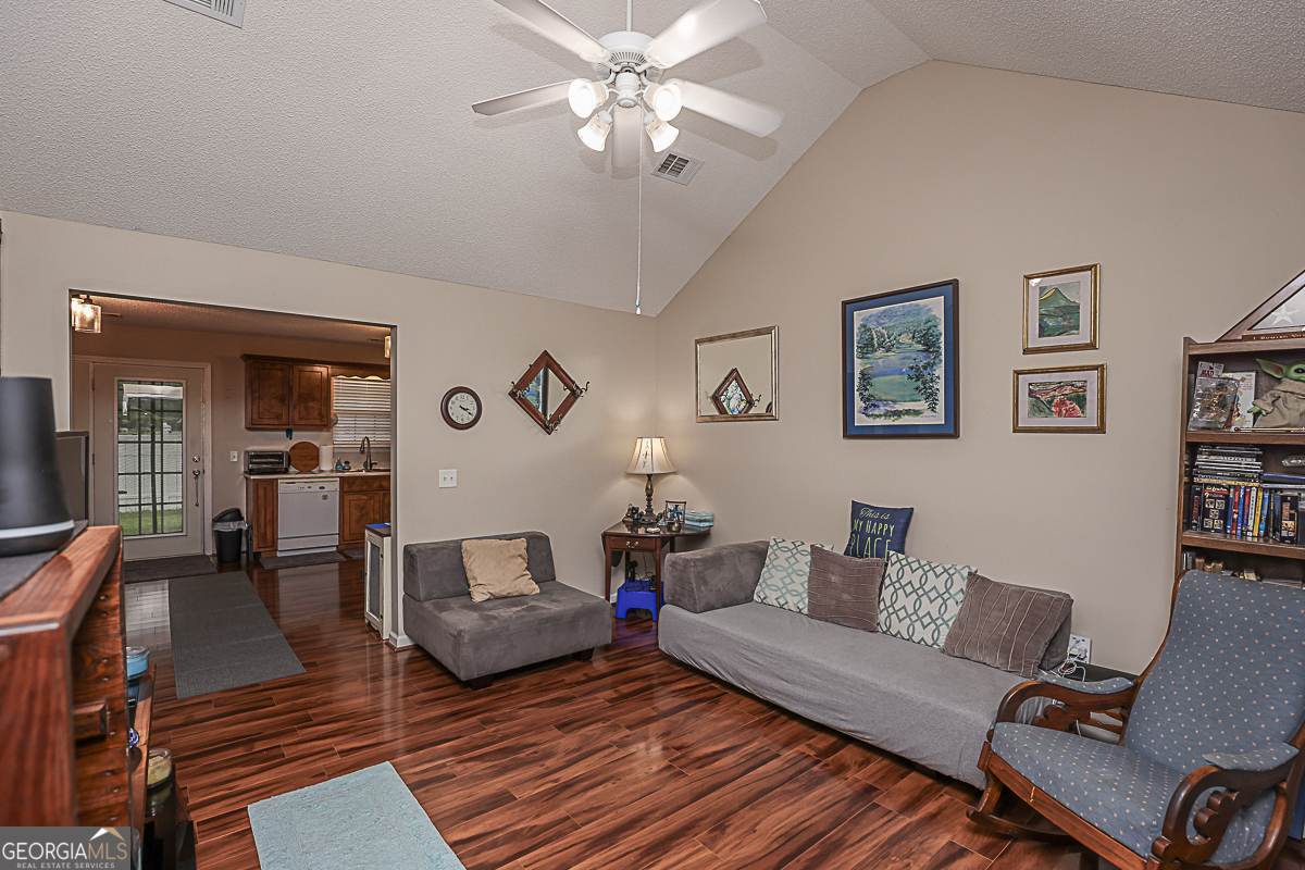 111 Reese Way Property Photo 4