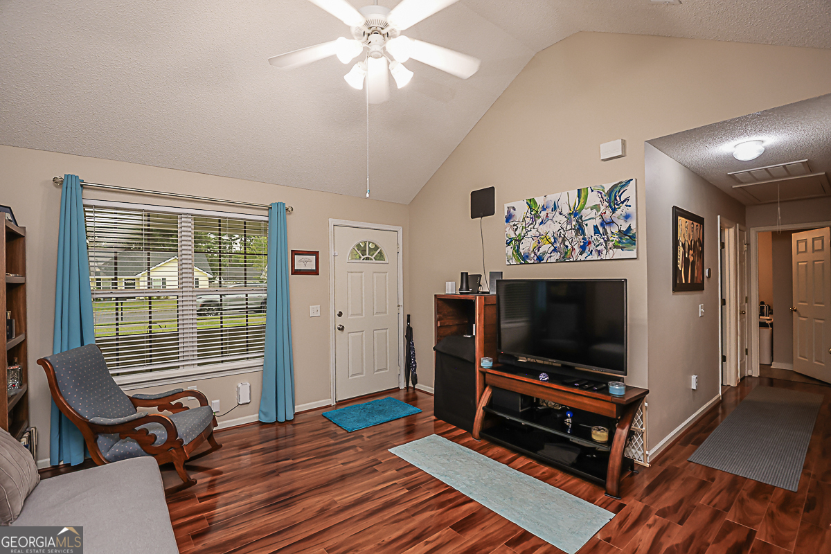111 Reese Way Property Photo 6