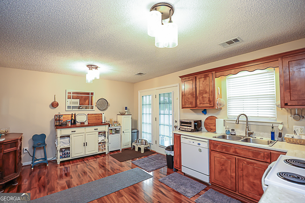 111 Reese Way Property Photo 11