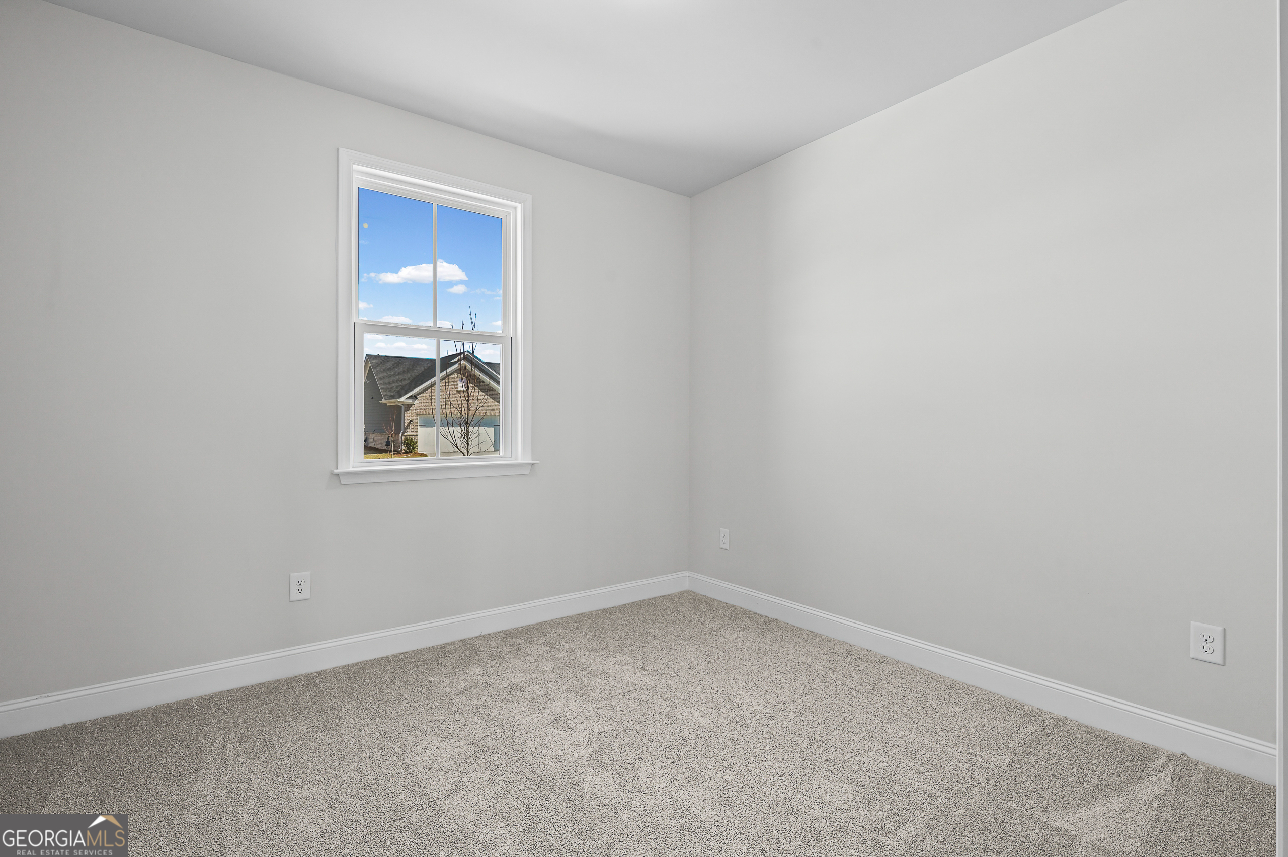 130 Kenney Way Property Photo 5