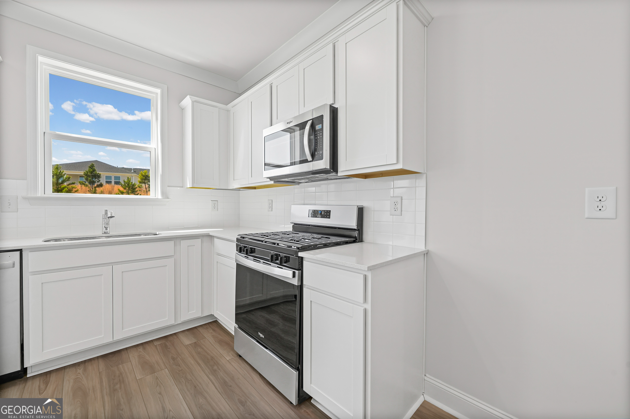 130 Kenney Way Property Photo 13