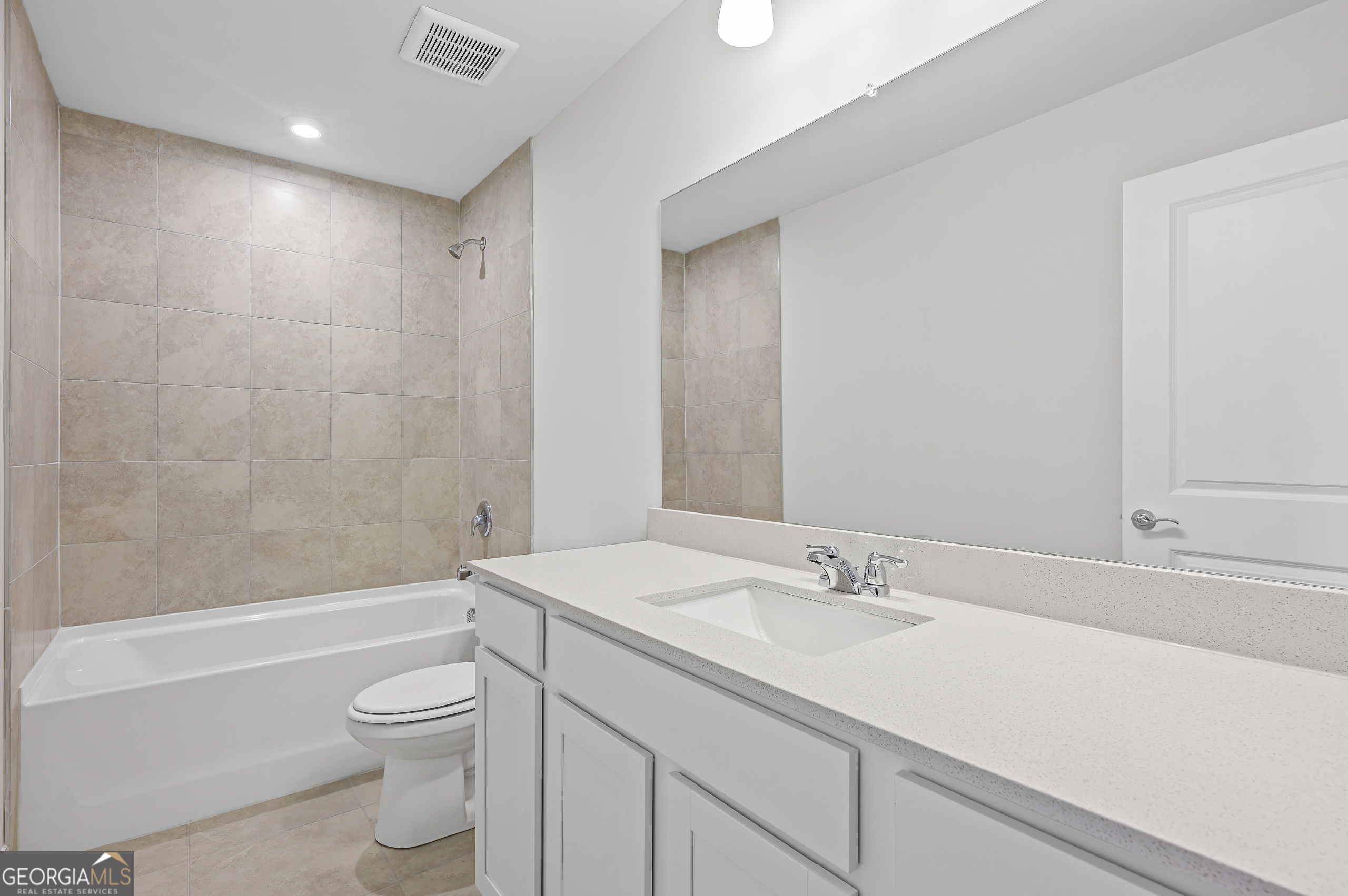 130 Kenney Way Property Photo 18