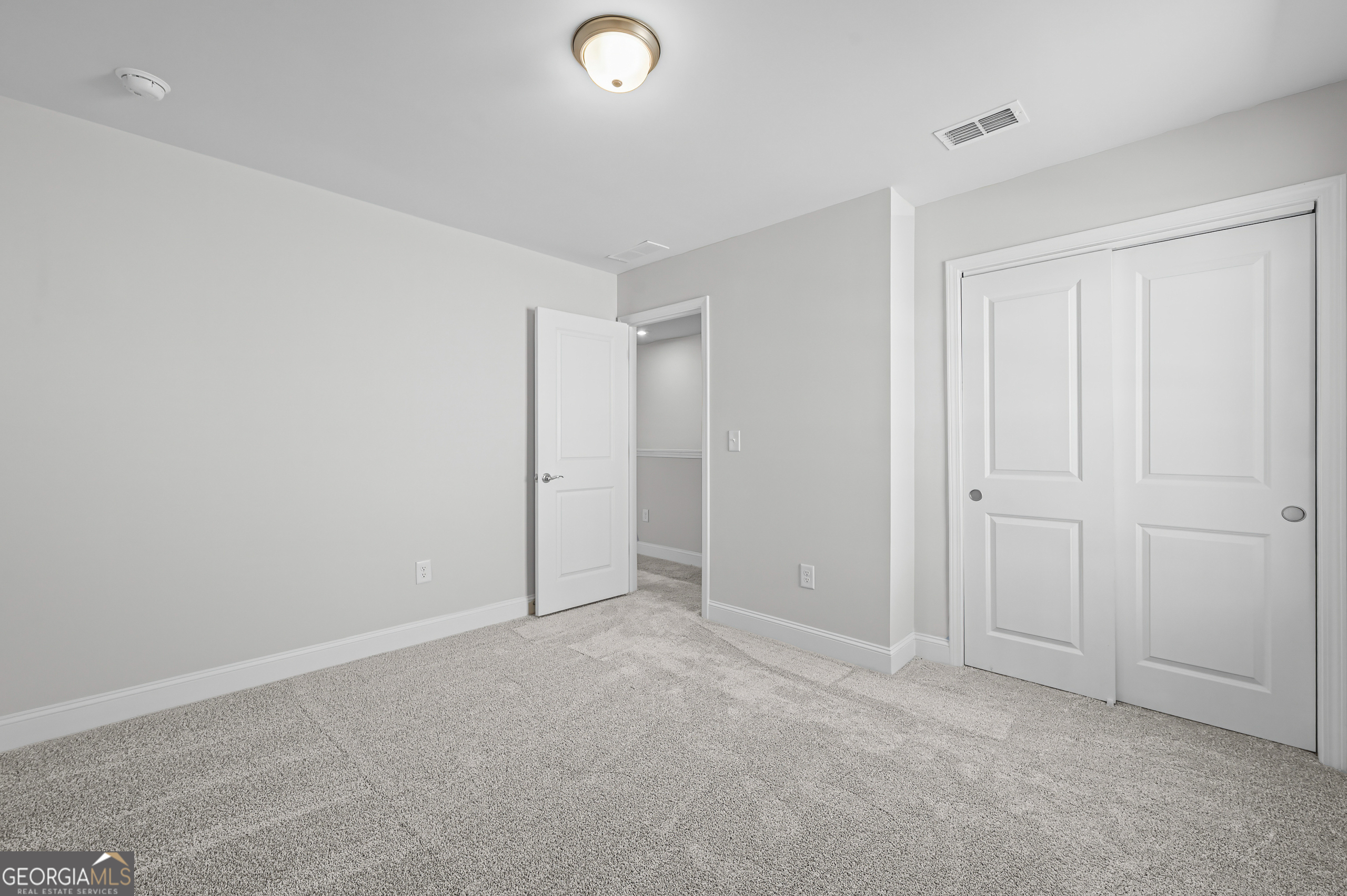 130 Kenney Way Property Photo 28