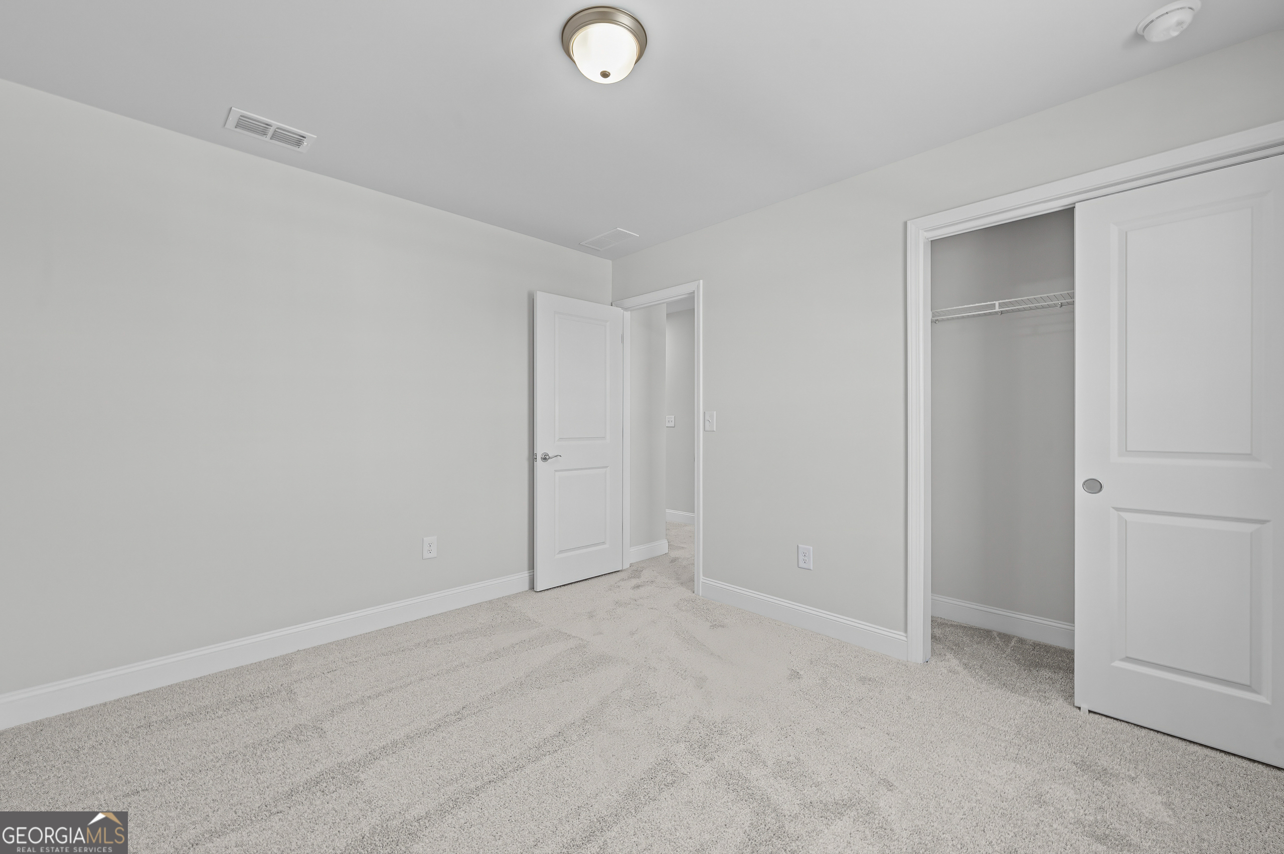 130 Kenney Way Property Photo 32