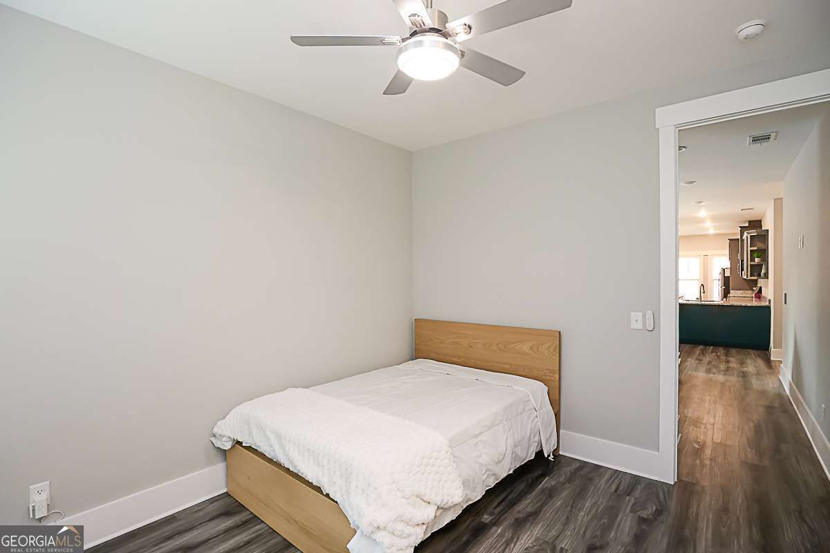 417 W 32nd Street Property Photo 15