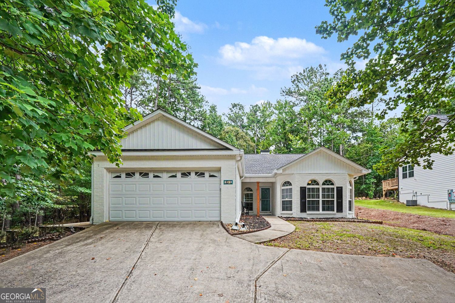 3280 Greenhill Drive Property Photo 2