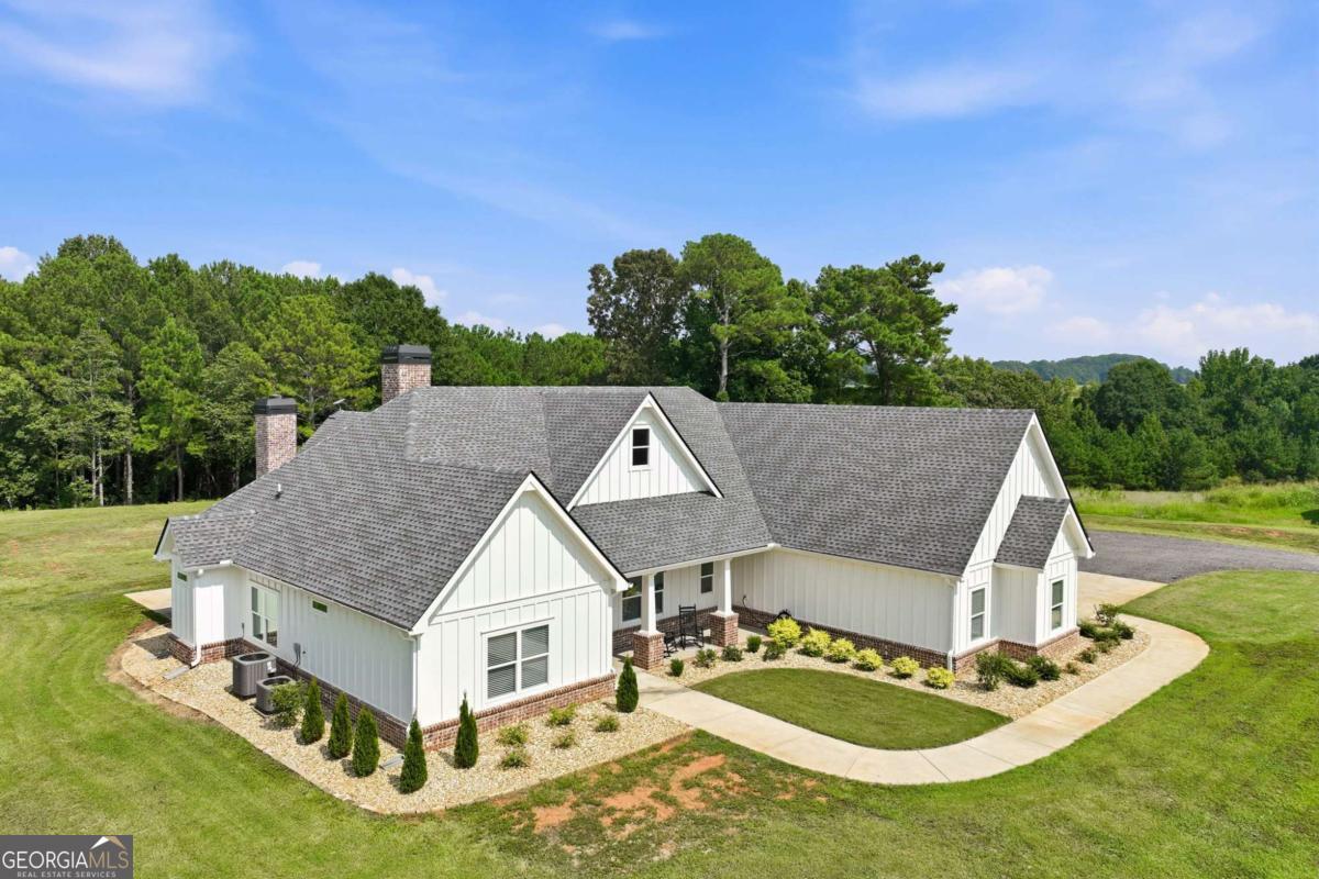 5631 Sandy Creek Road Property Photo 2