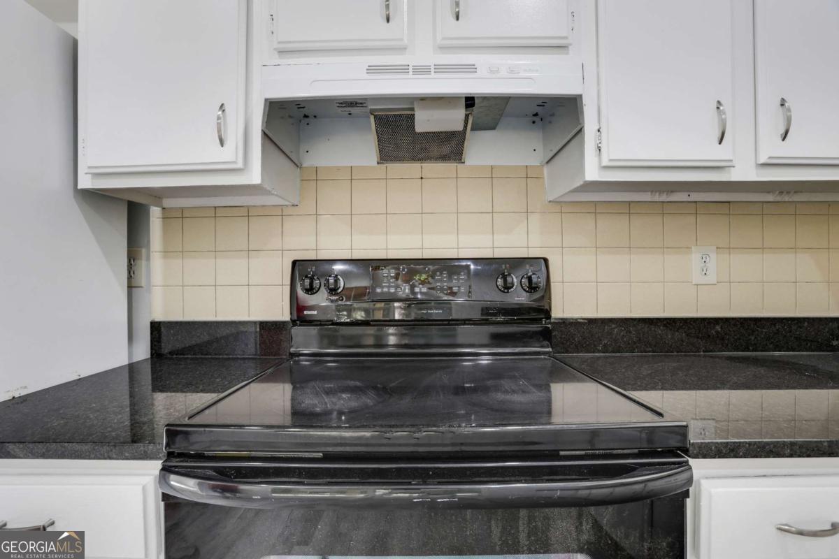 6308 E Windsor Lane Property Photo 11