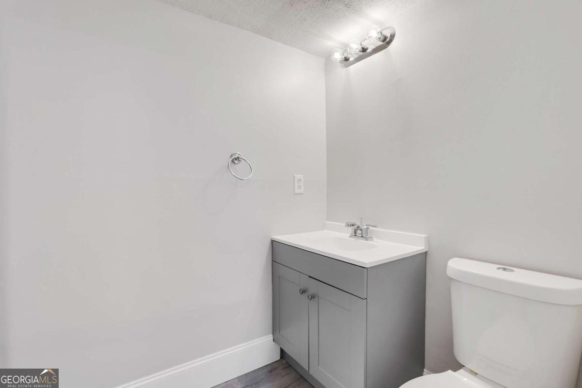 6308 E Windsor Lane Property Photo 12