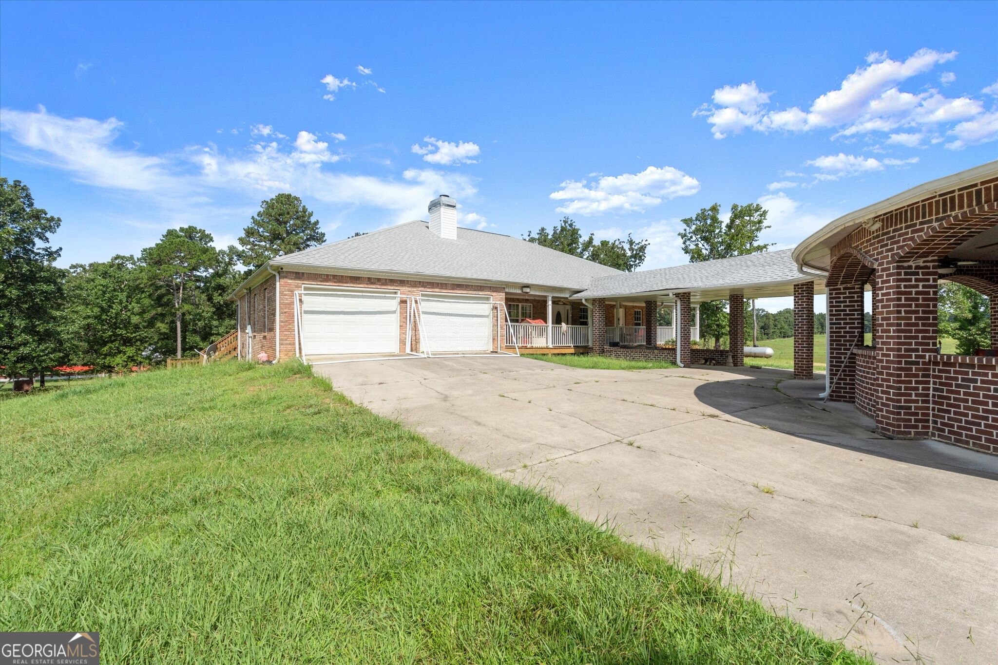 788 Nesbit Loop Ne Property Photo 1