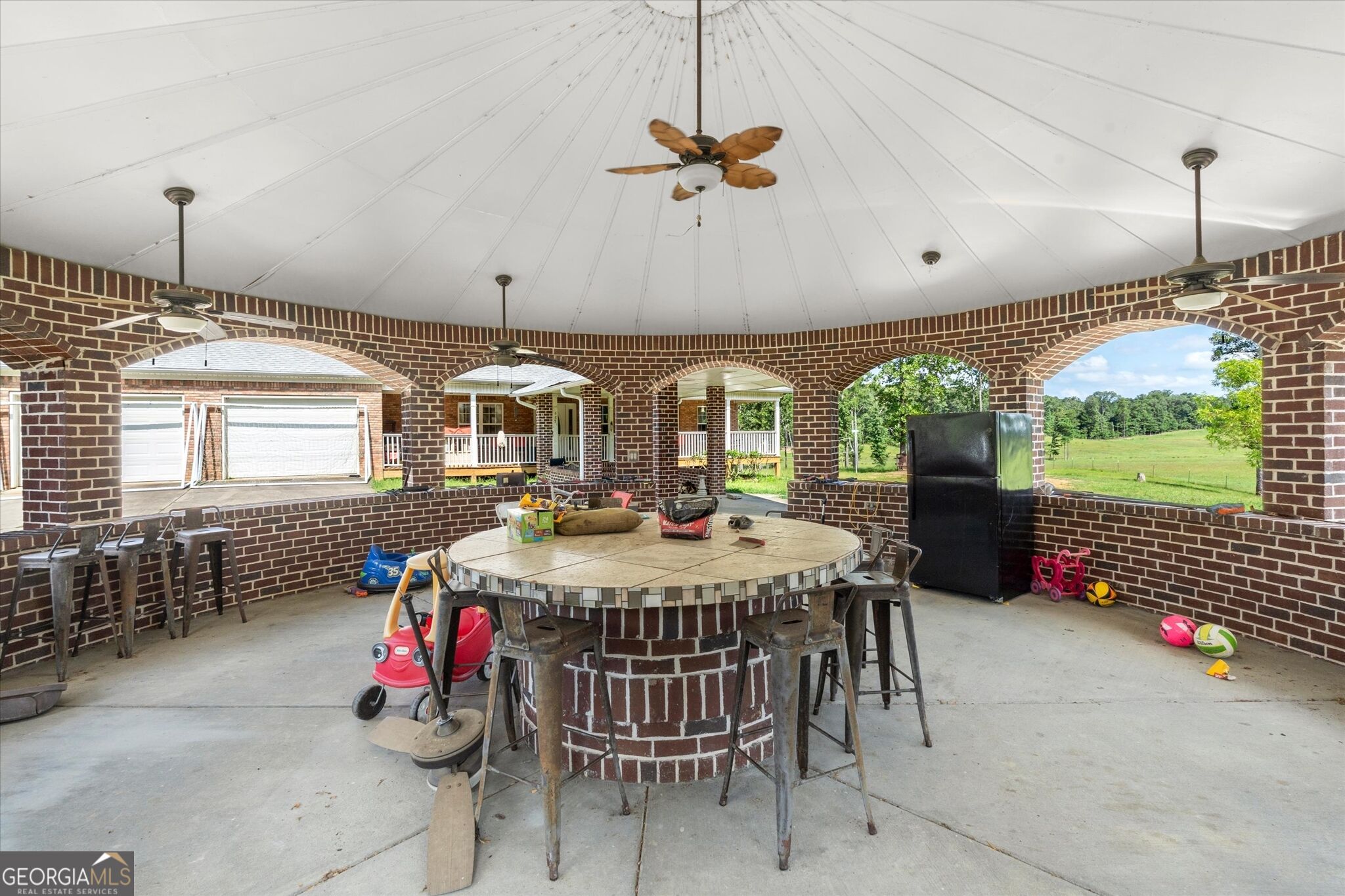 788 Nesbit Loop Ne Property Photo 3