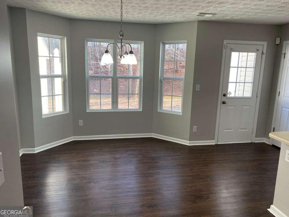 2752 Valley Green Drive Property Photo 3