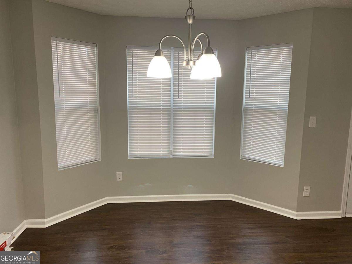 2752 Valley Green Drive Property Photo 4